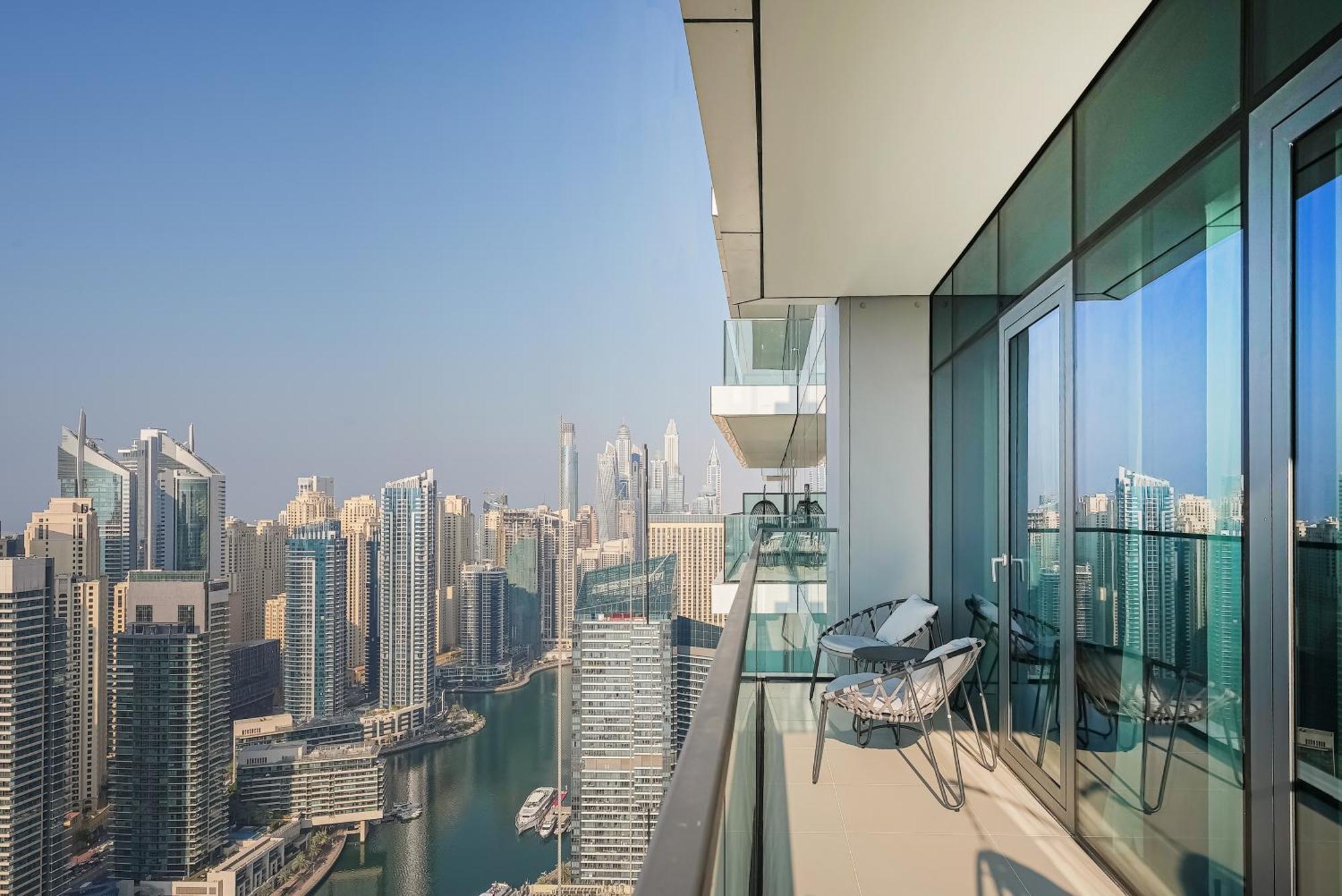 Modern 2br High Floor Haven In Vida Marina Apartment
