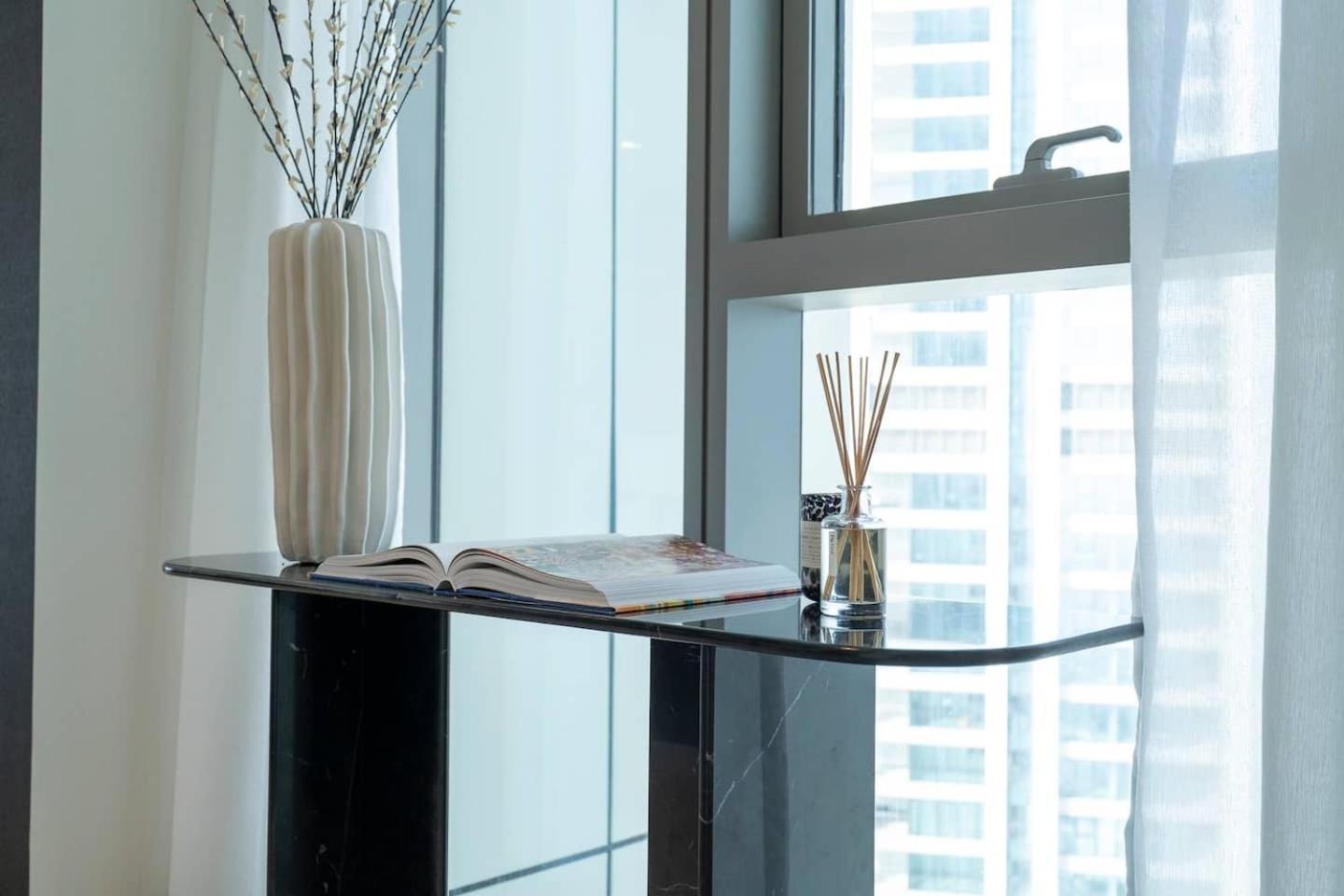Stunning Views, Luxury By Chi Living Lejlighed