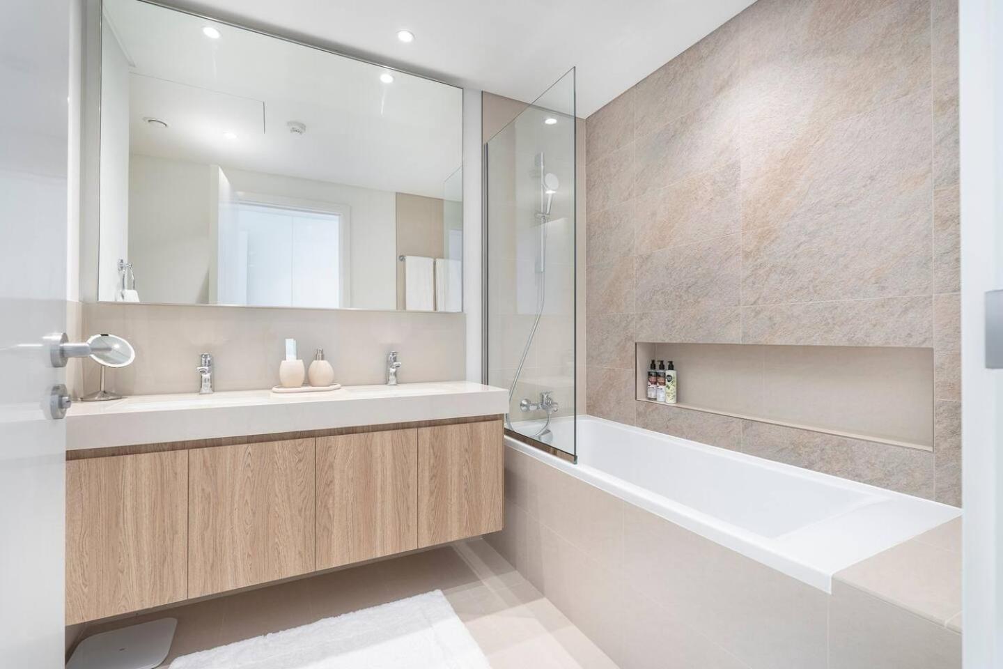 Stunning Views, Luxury By Chi Living Lejlighed Dubai
