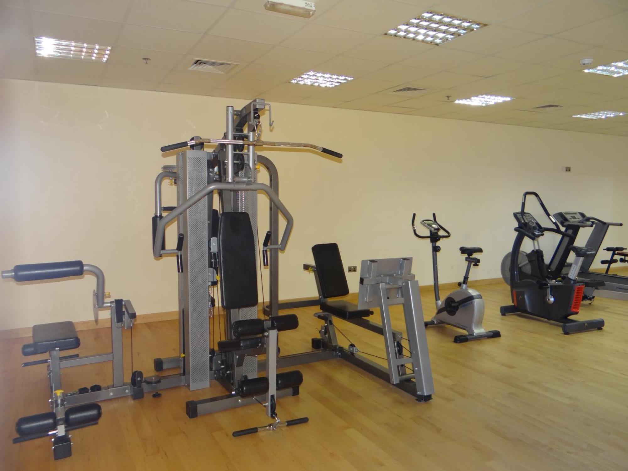 Huge Entire For With Free Pool, Steam & Sauna , Appartement
