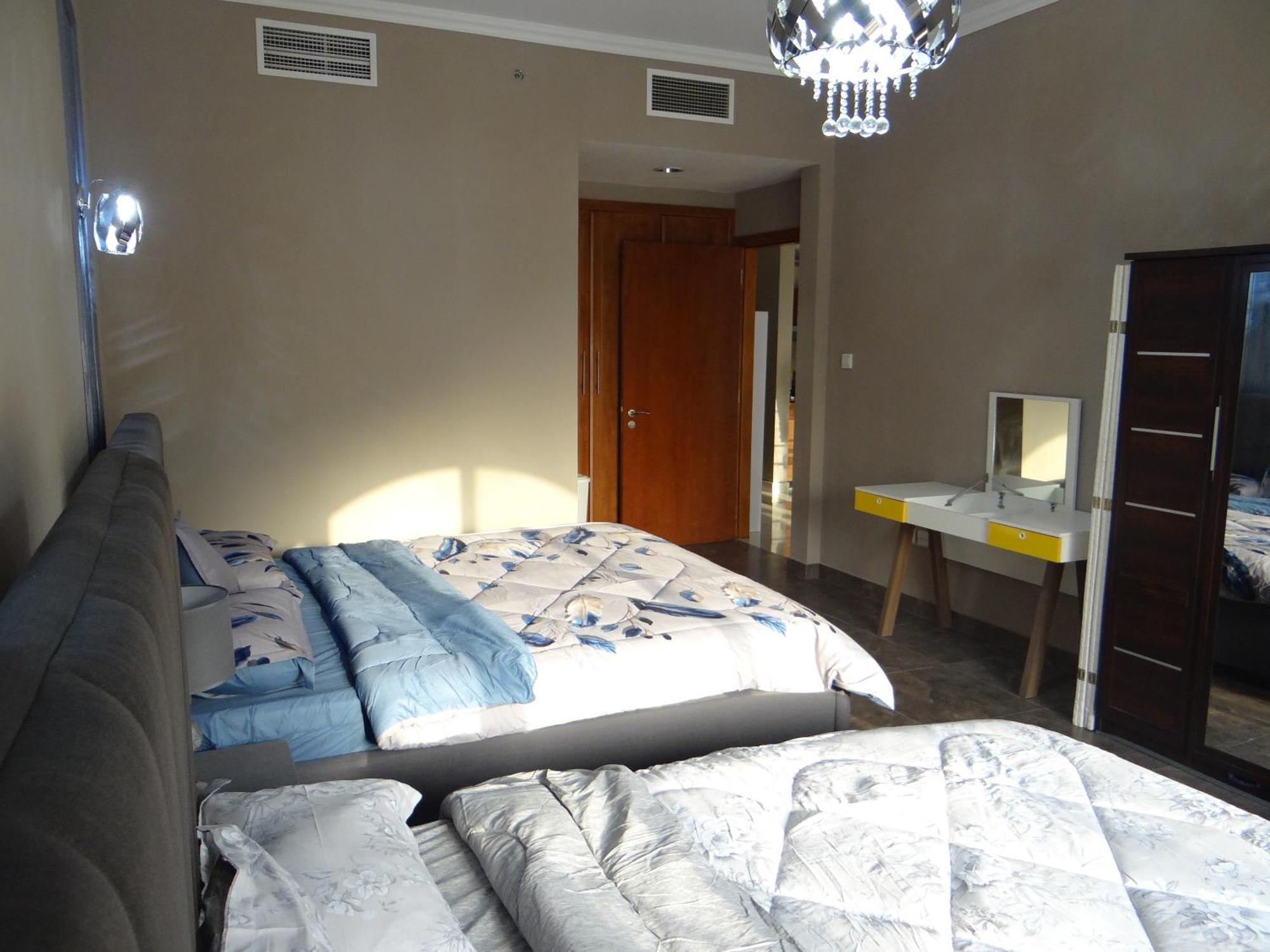 Appartement Huge Entire For With Free Pool, Steam & Sauna , Dubaï