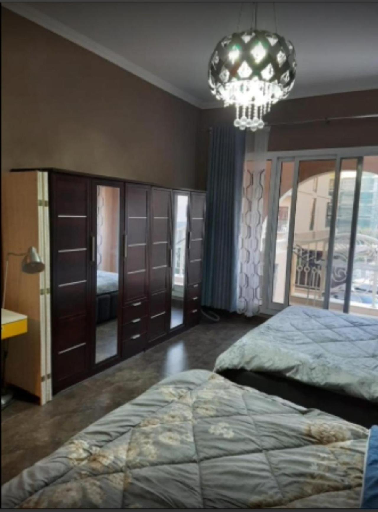 Huge Entire For With Free Pool, Steam & Sauna , * Dubaï