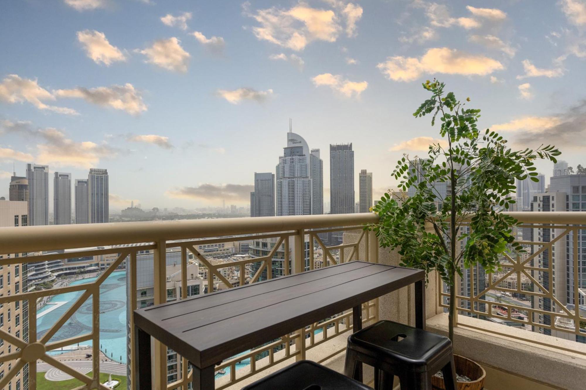Luxury 2Br Downtown Apt With Burj Khalifa Views Dubai