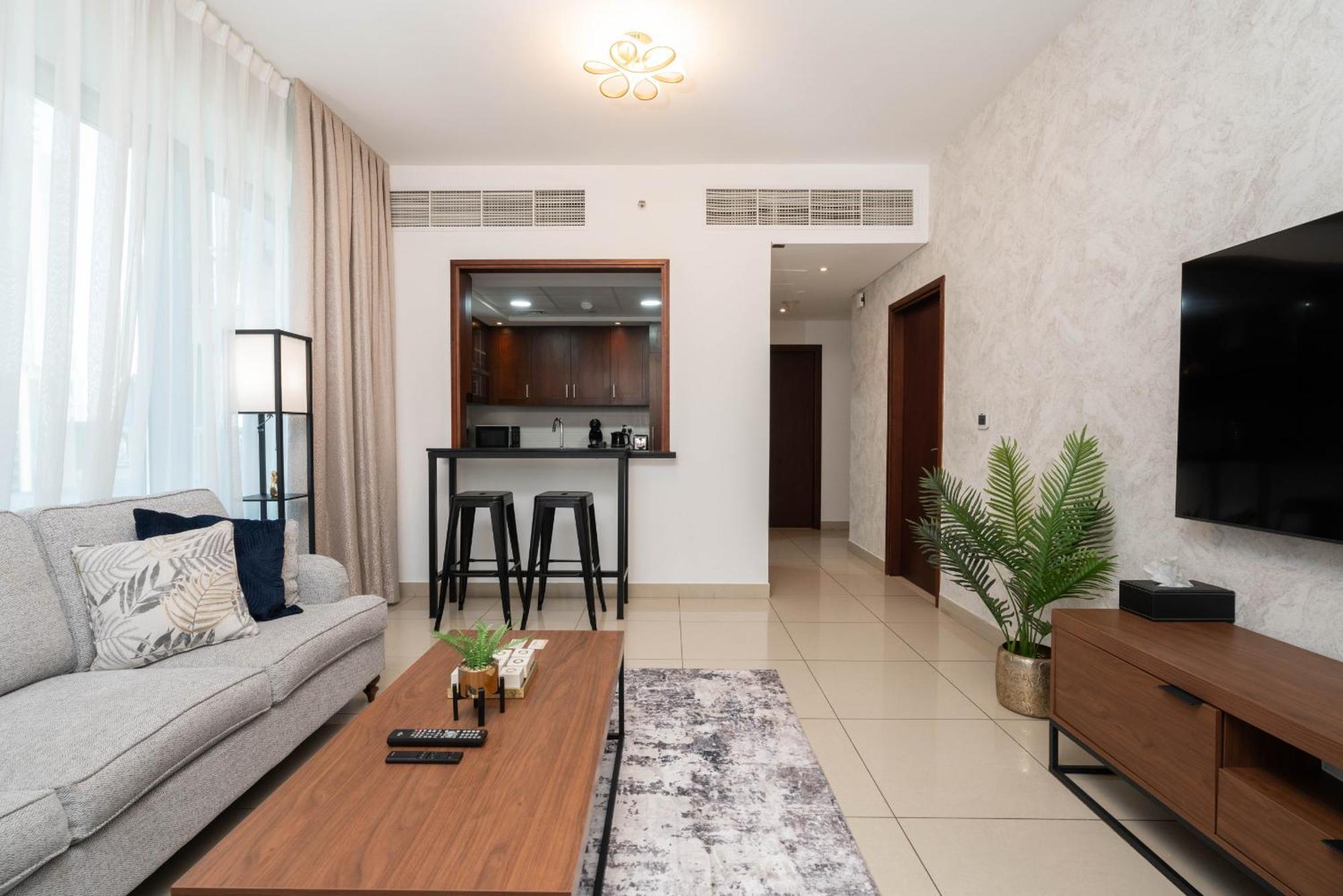 Apartment Luxury 2Br Downtown Apt With Burj Khalifa Views