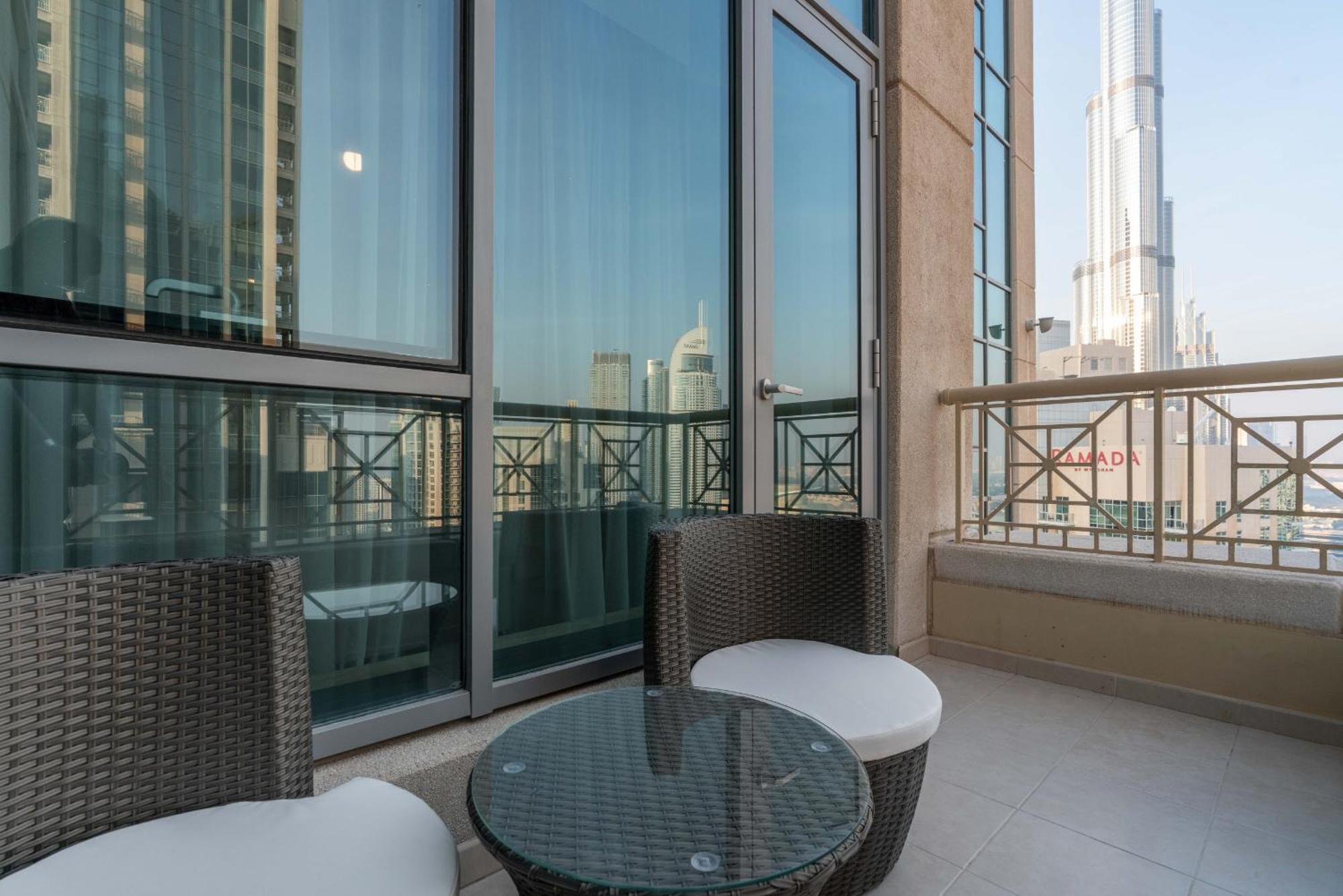 Apartment Luxury 2Br Downtown Apt With Burj Khalifa Views *