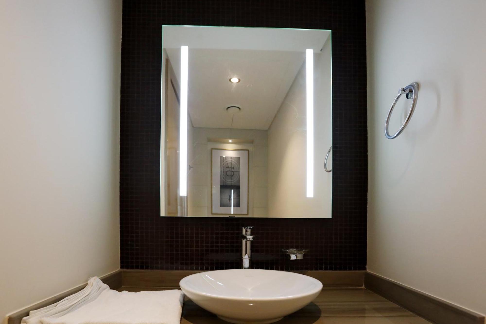 Brownstone - Paramount Five Star Appartement *