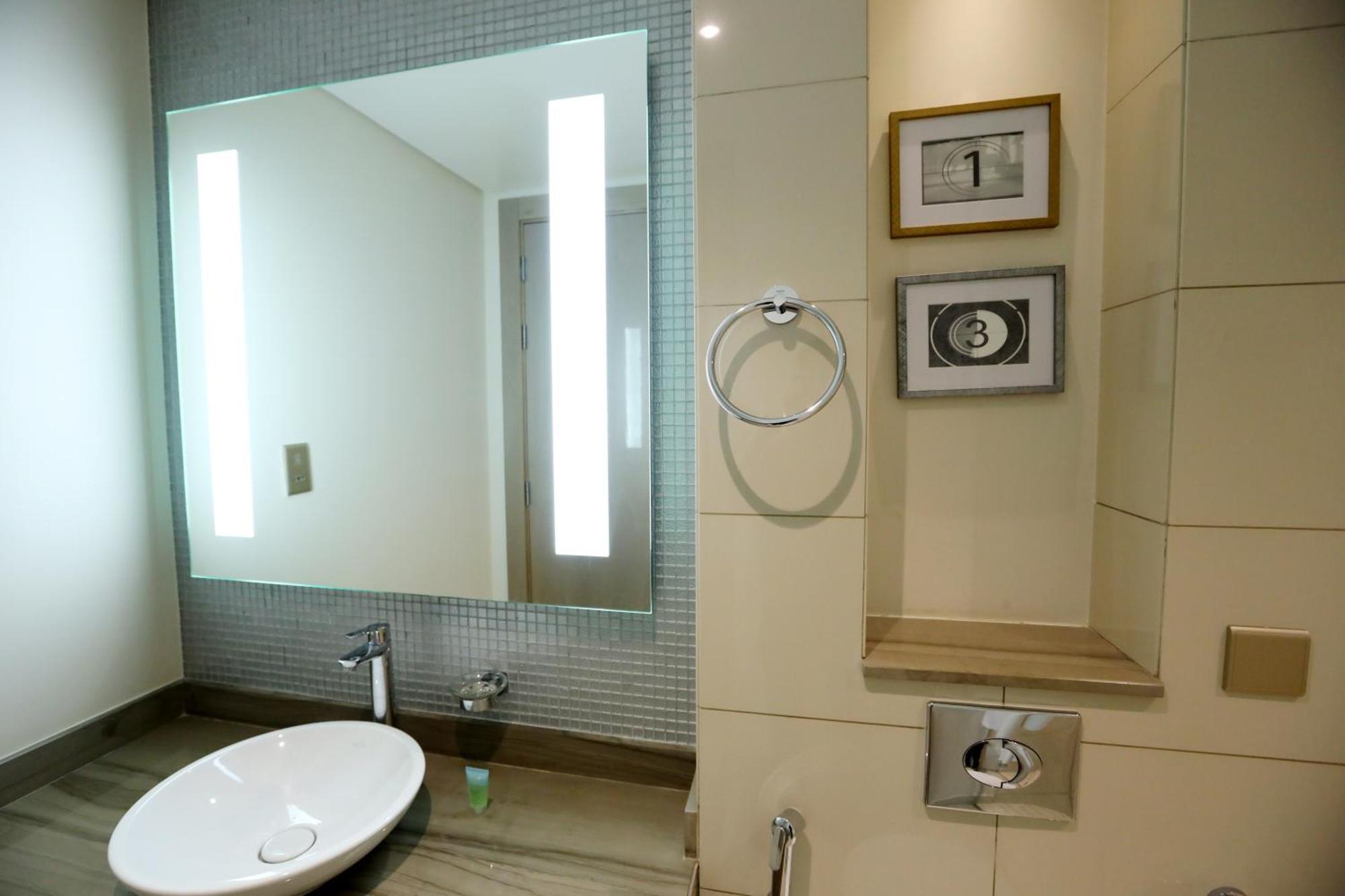 Brownstone - Paramount Five Star * Dubaï