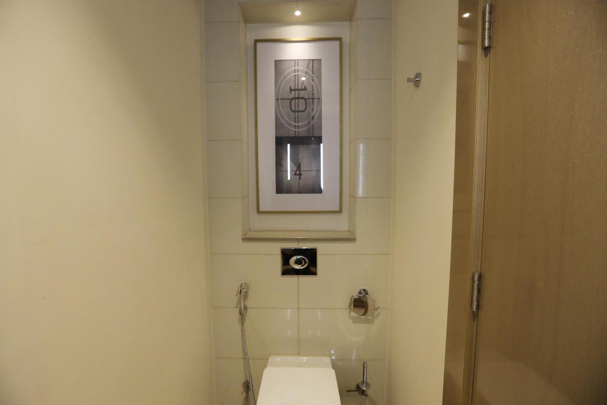Brownstone - Paramount Five Star Dubaï