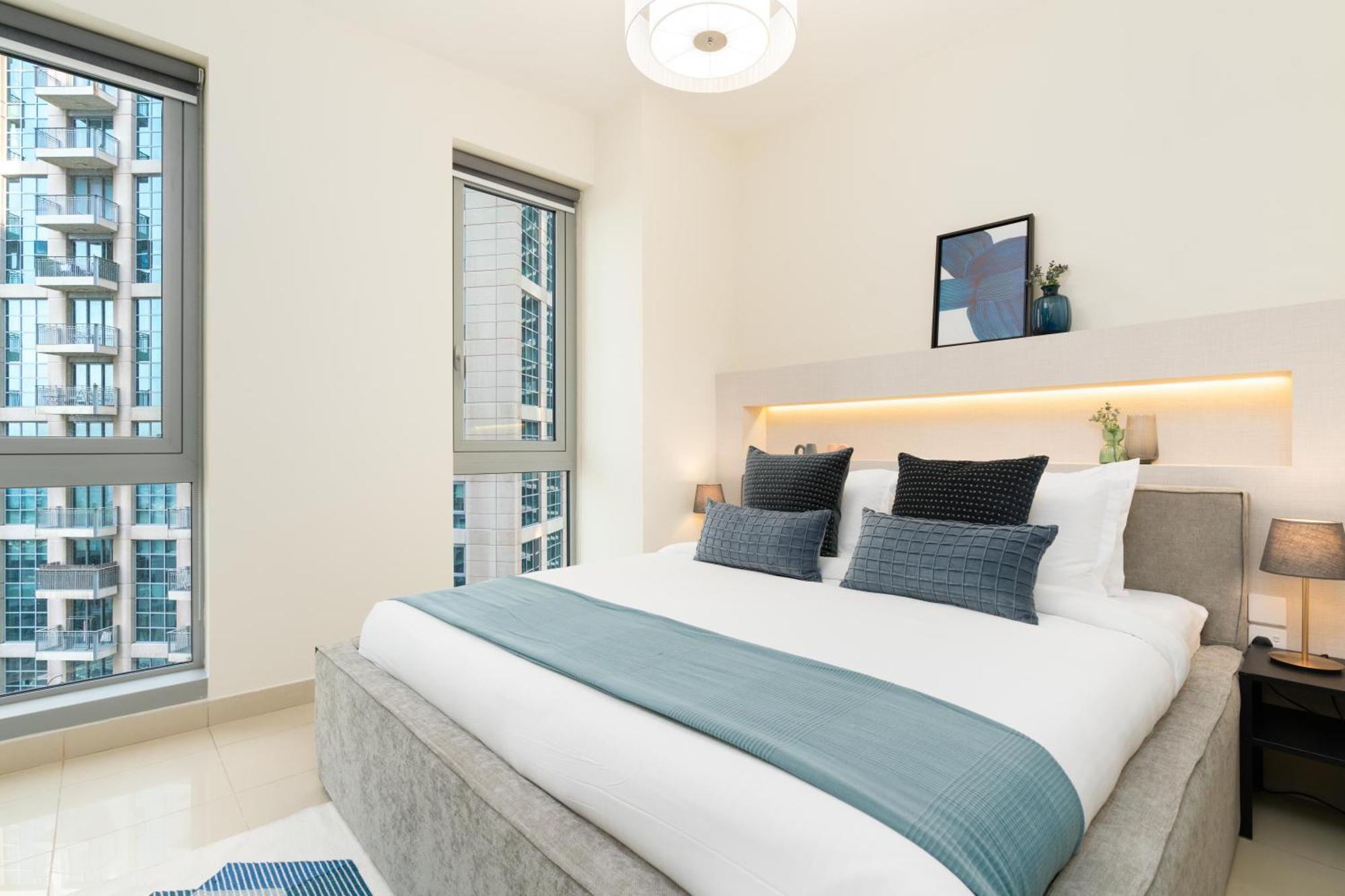 Burj Khalifa Views / 5 Min Walk From Mall / Opera / Upgraded / Designer Choice / 8 People / The Location * Dubai