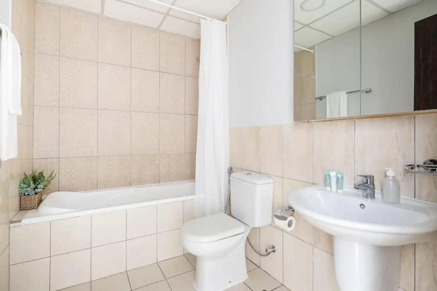 Contemporary 2br W/ Maid's At Jvc * Dubai