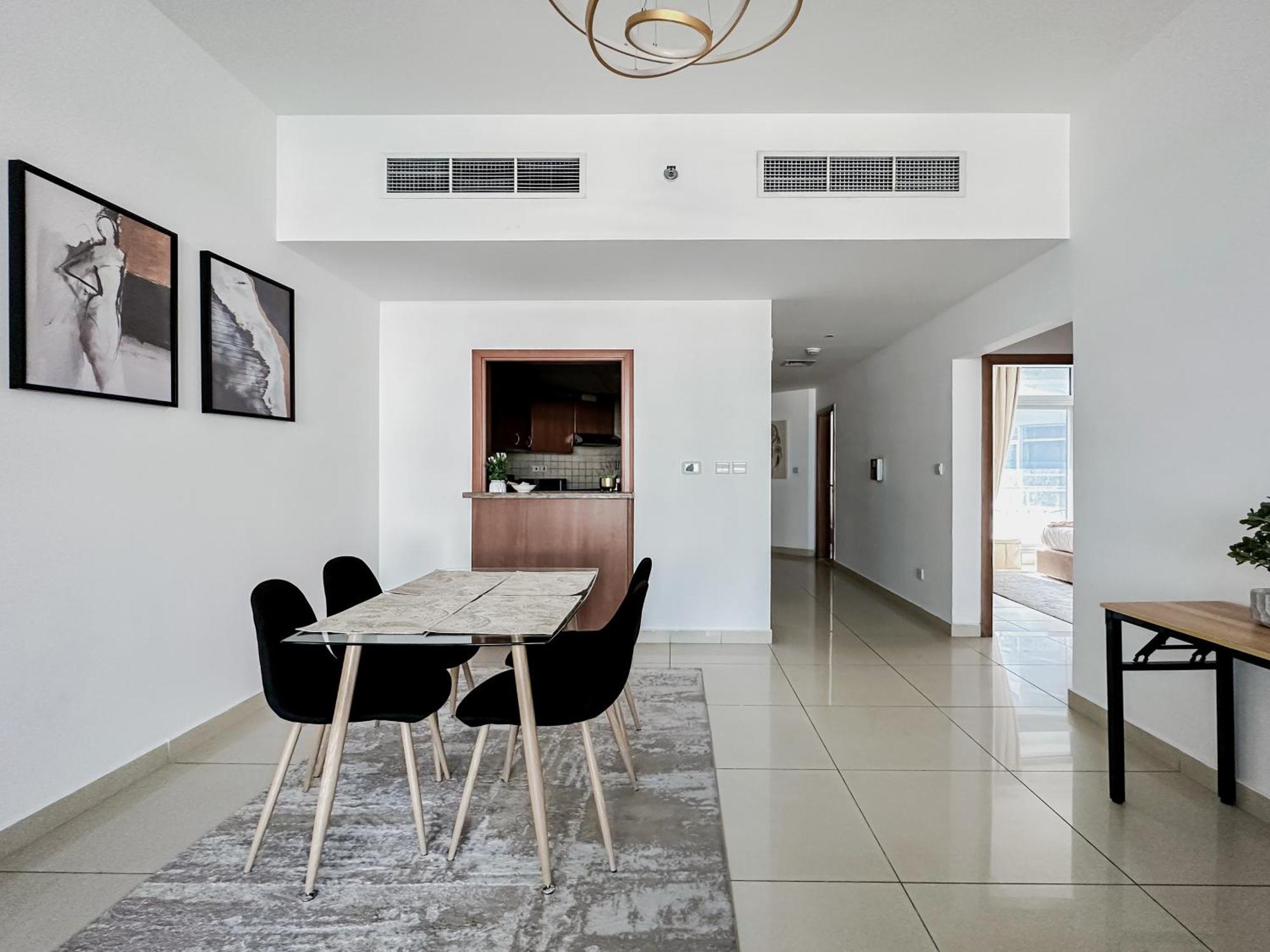 Stunning Sunset View Terrace 2 Bed In The Heart Of Marina