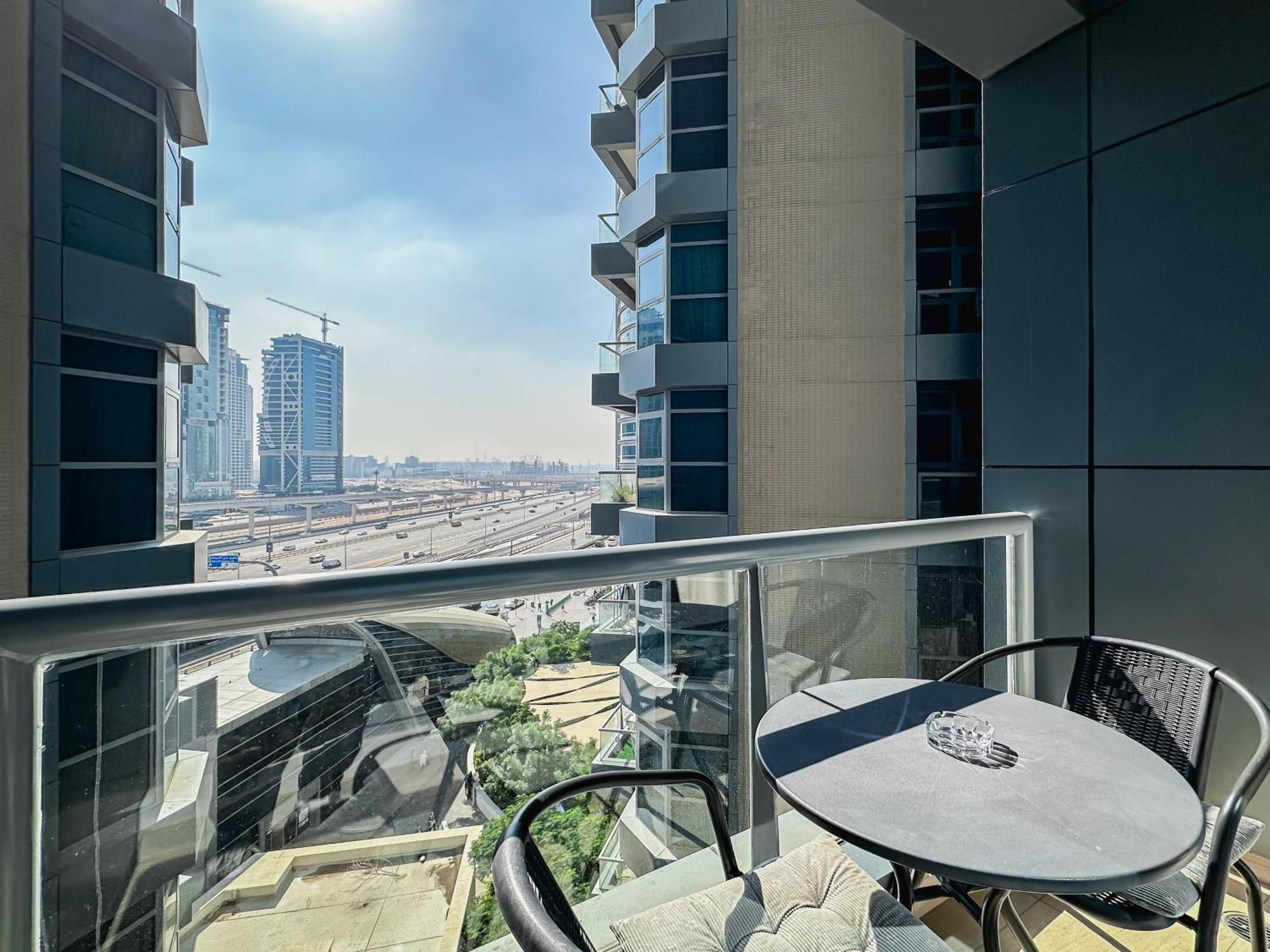 Stunning Sunset View Terrace 2 Bed In The Heart Of Marina Appartement