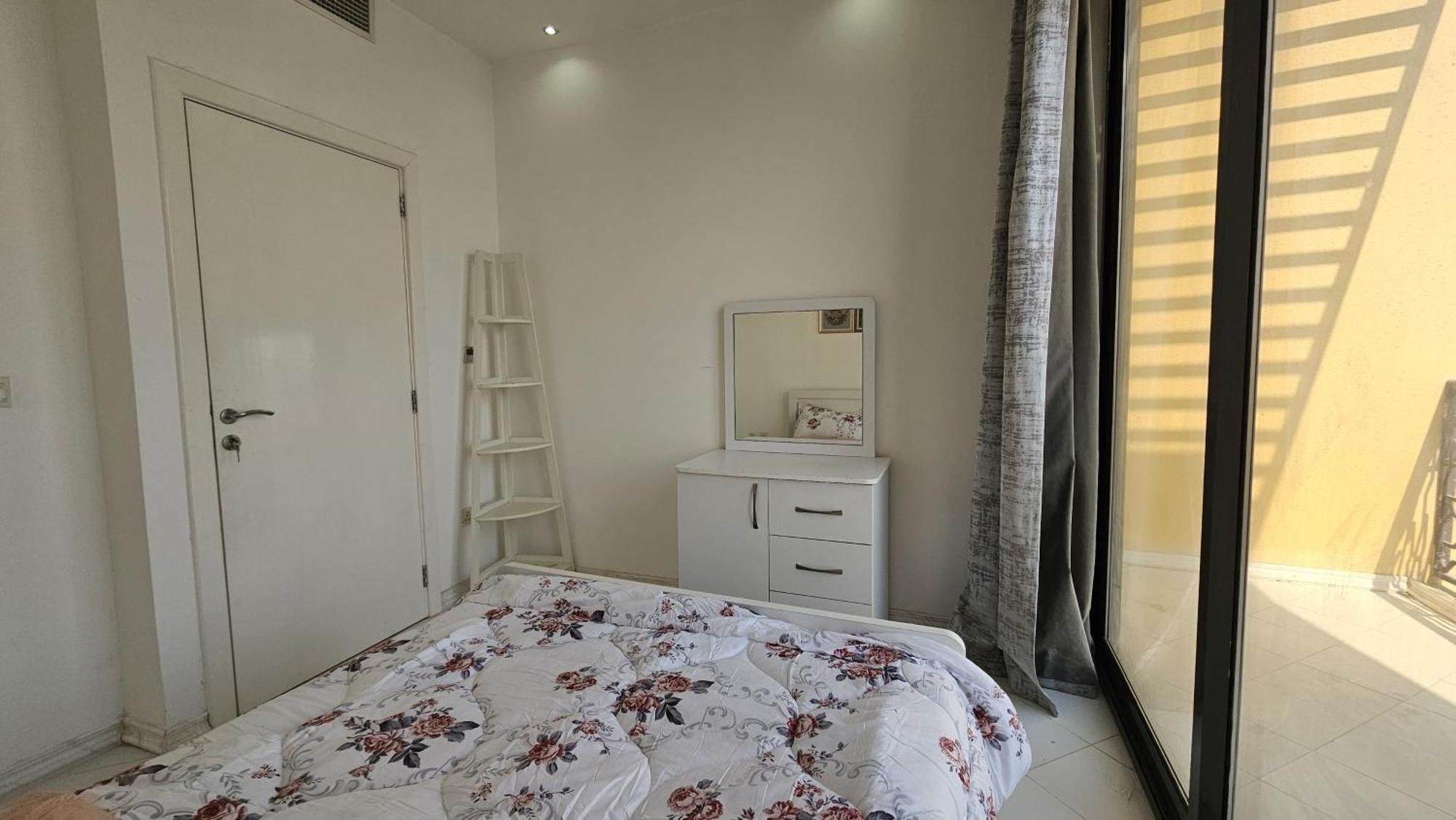 In - Amazing One-bedroom Townhouse Maison d'hôtes *