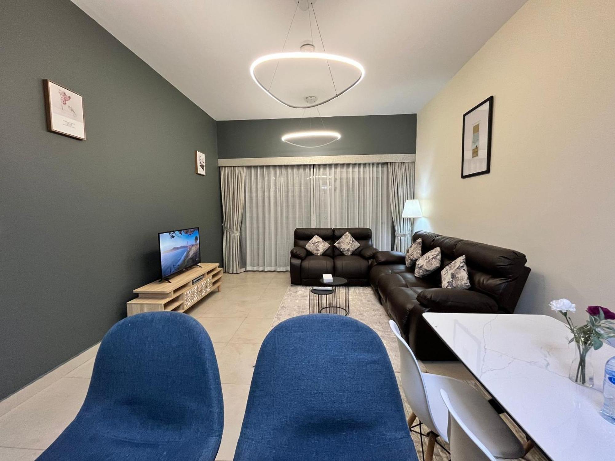 Trinity Homes - Spacious Modern Living 1br & 2br Unique * Dubai