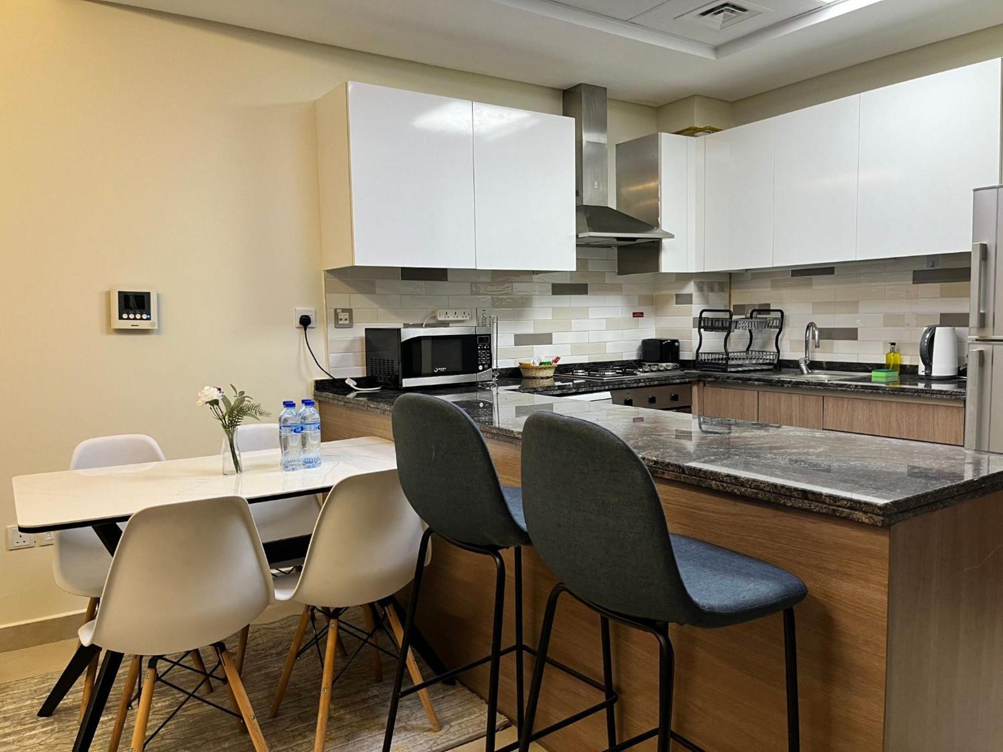 Trinity Homes - Spacious Modern Living 1br & 2br Unique * Dubai