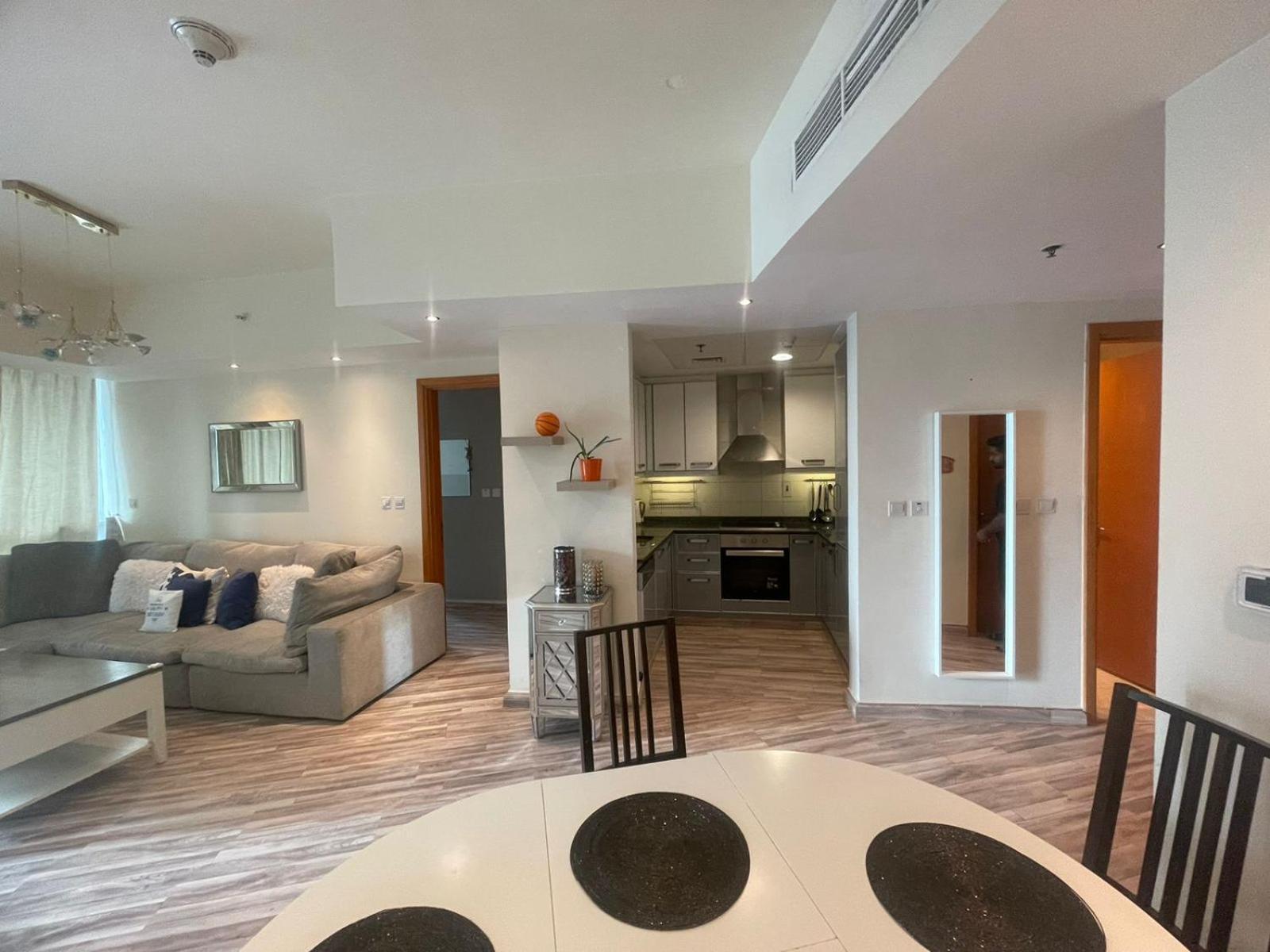 Appartamento 2 Bedroom & 3 Bath In Marina - Walking Distance To Jbr!