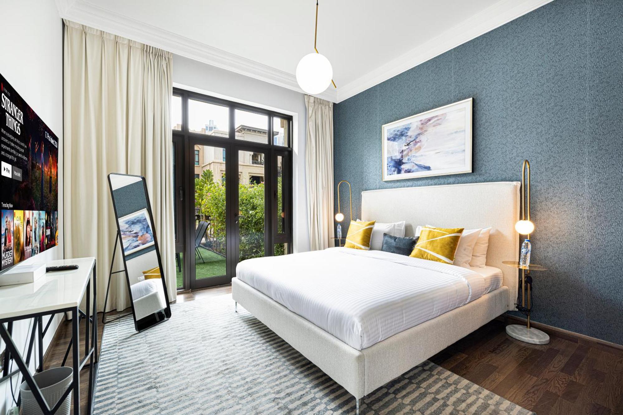 Apartemen Luxurious Unique 2 Bed With Private Jacuzzi & Garden - Connected To Souk Al Bahar - Mall