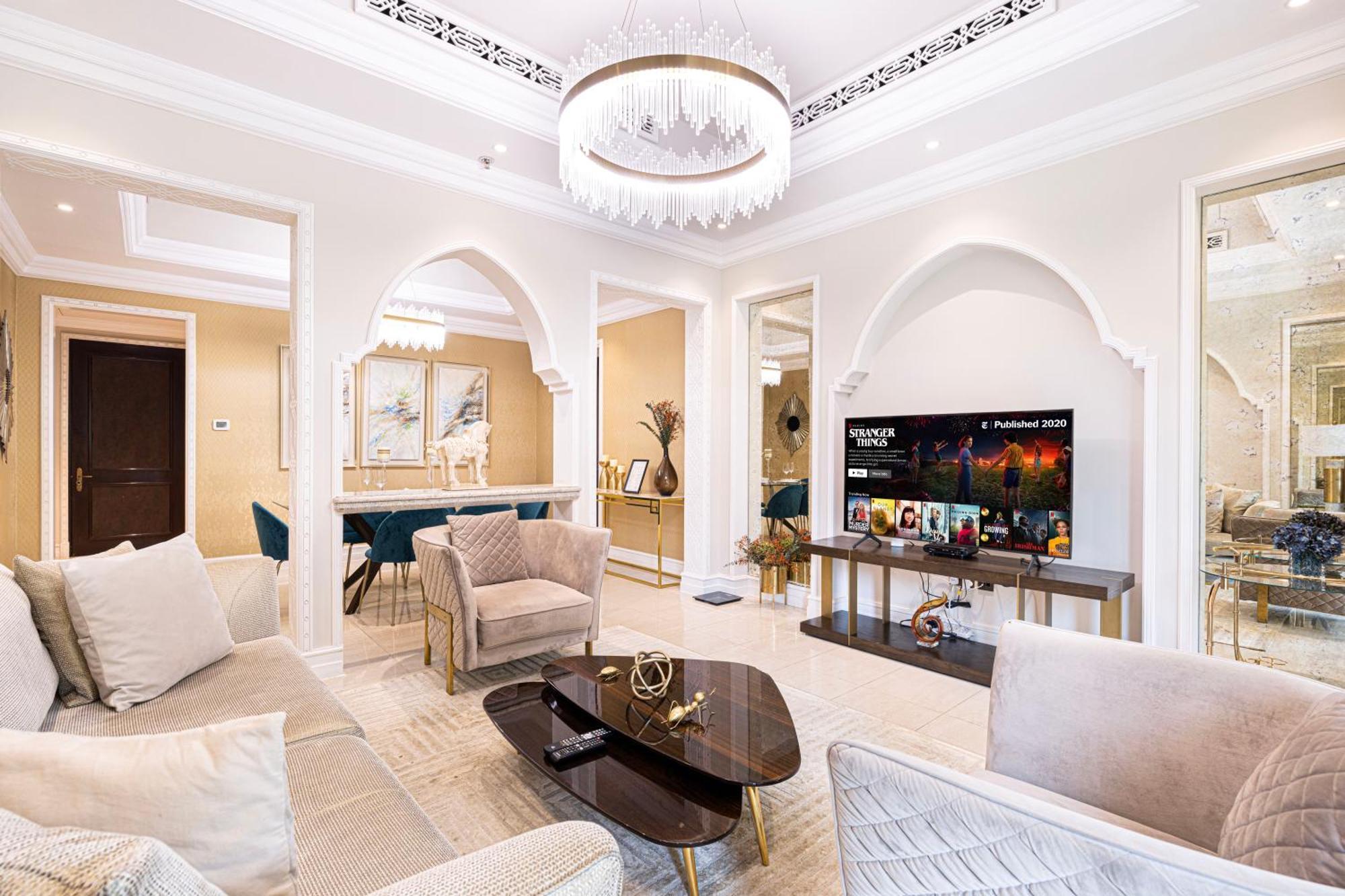 Luxurious Unique 2 Bed With Private Jacuzzi & Garden - Connected To Souk Al Bahar - Mall Apartemen