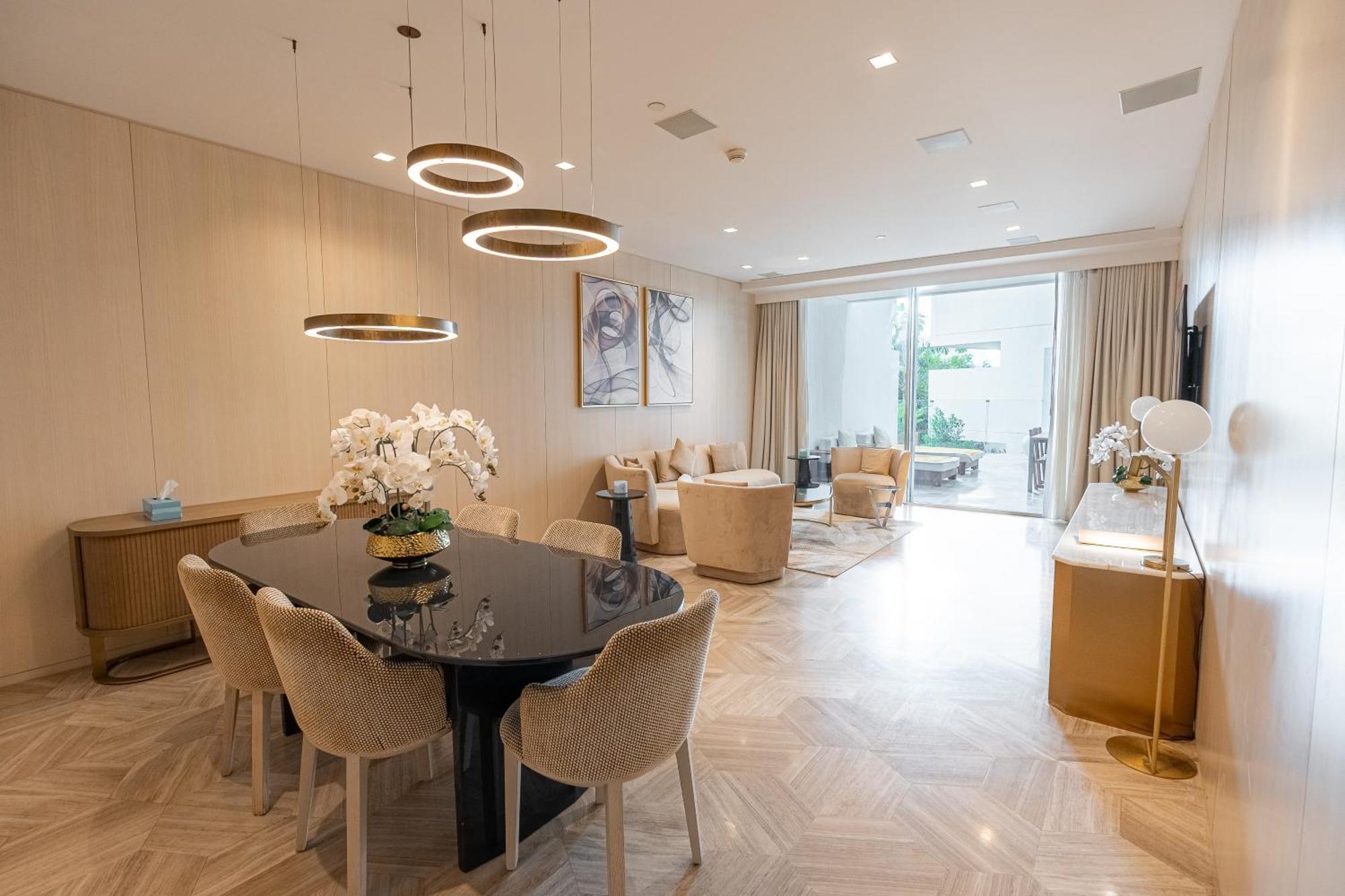 Daniels 3br And Maid's In Five Palm With Garden View * Dubai