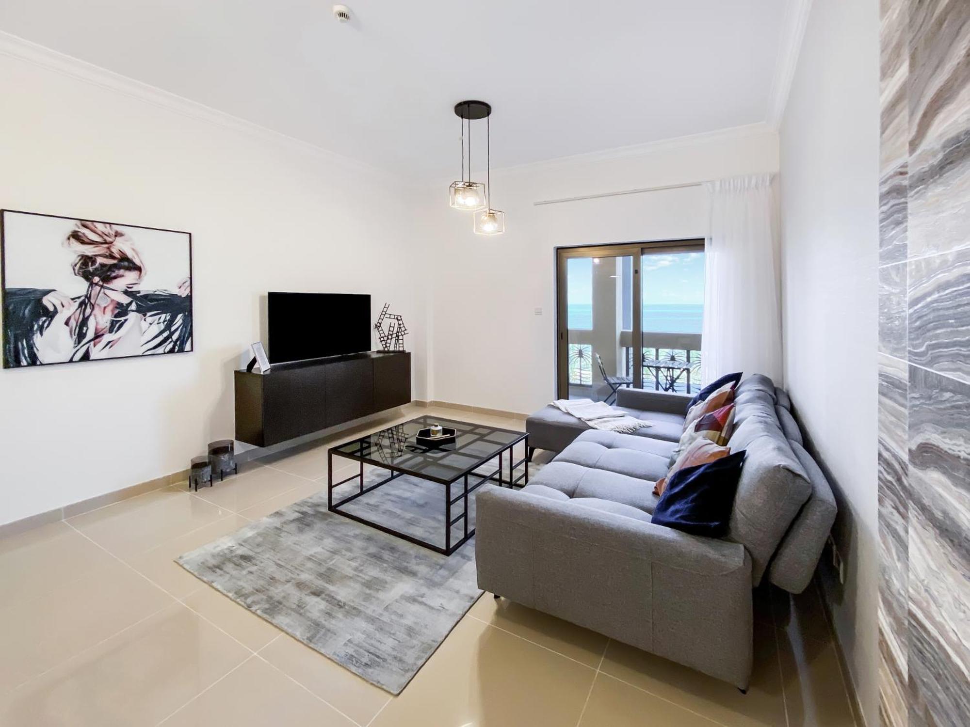 Fam Living - Palm Jumeirah Sarai - Private Beach *