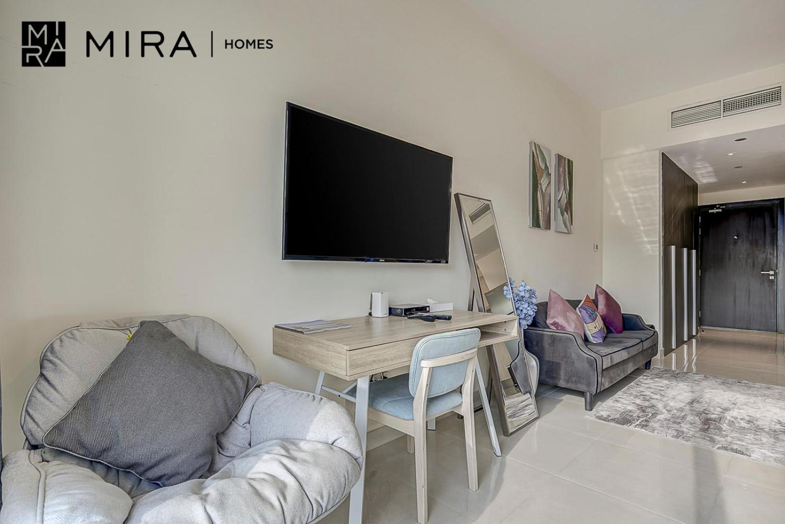 Apartamento Mira Homes - Lovely In Ag Tower With Free Parking Dubái