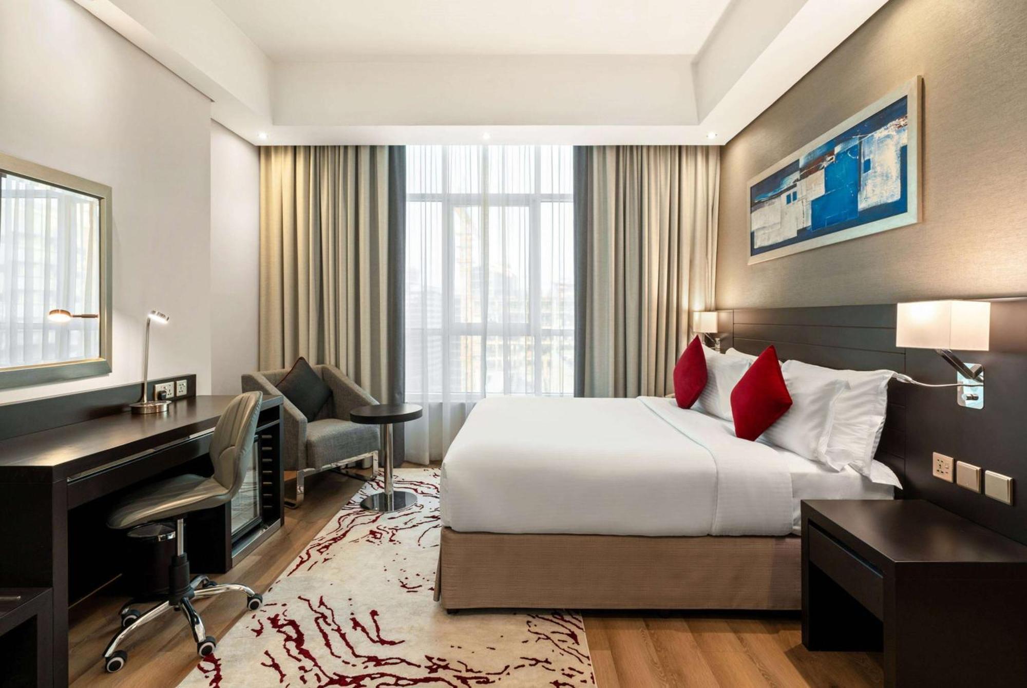 Hotel Ramada By Wyndham Barsha Heights