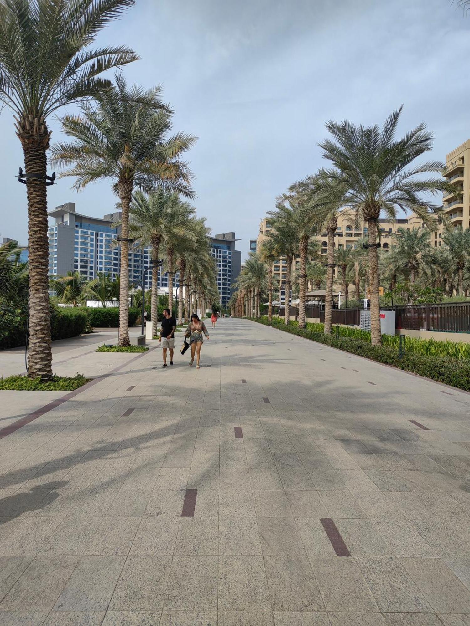 7 Palm Jumeirah * Dubai