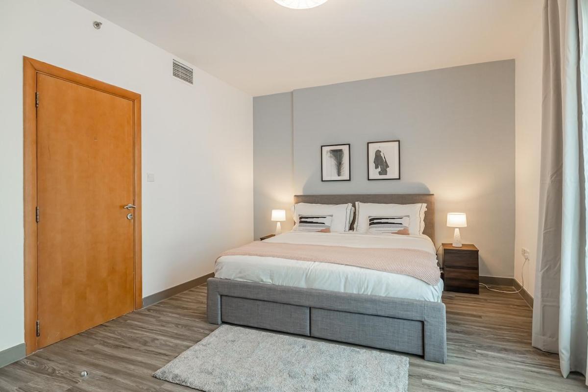 1bdr In Marina With Marina Views