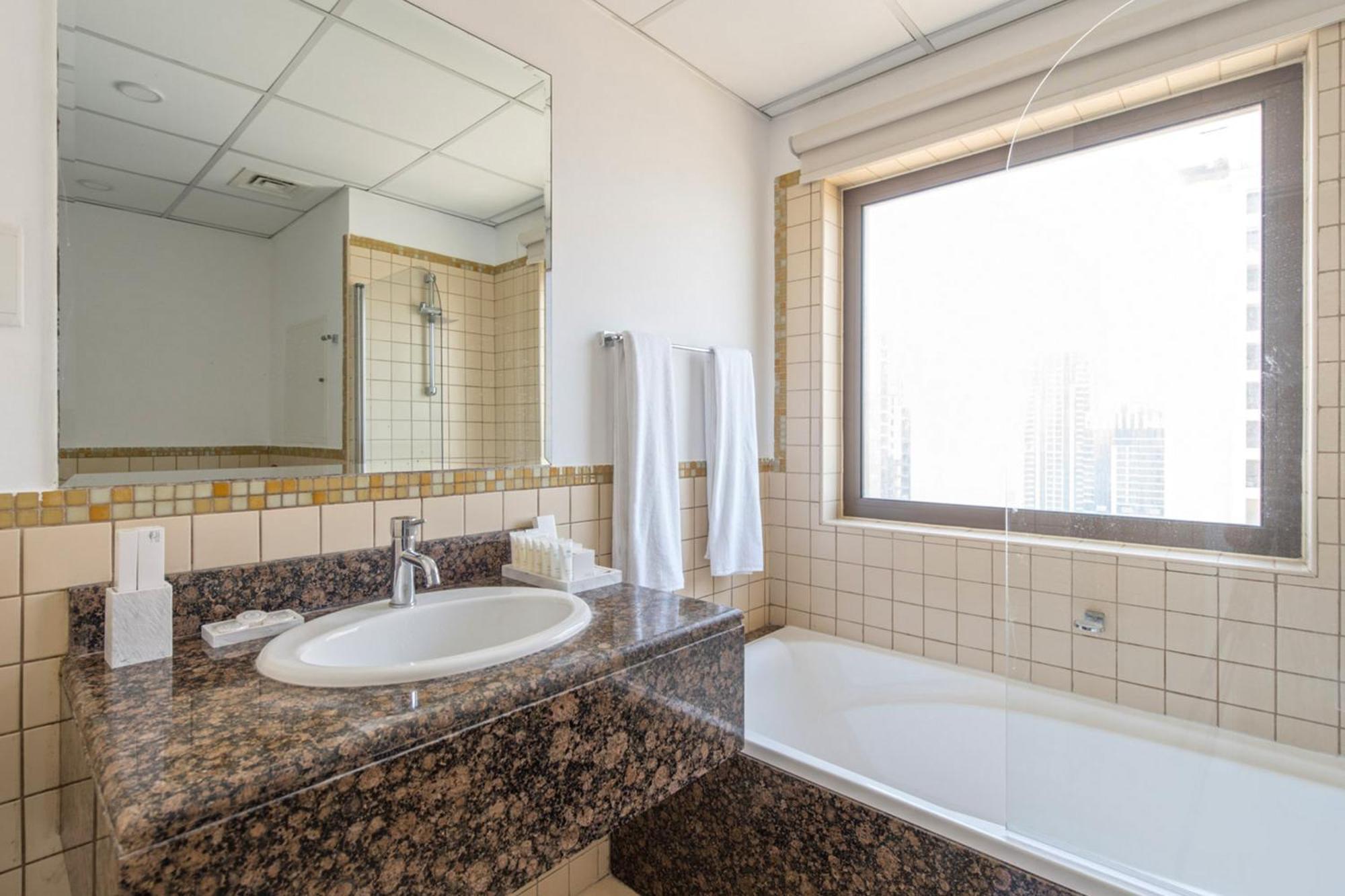 Stunning Marina & Sea View 4 Bedroom Apartment, Murjan 6 Jumeriah Lejlighed Dubai
