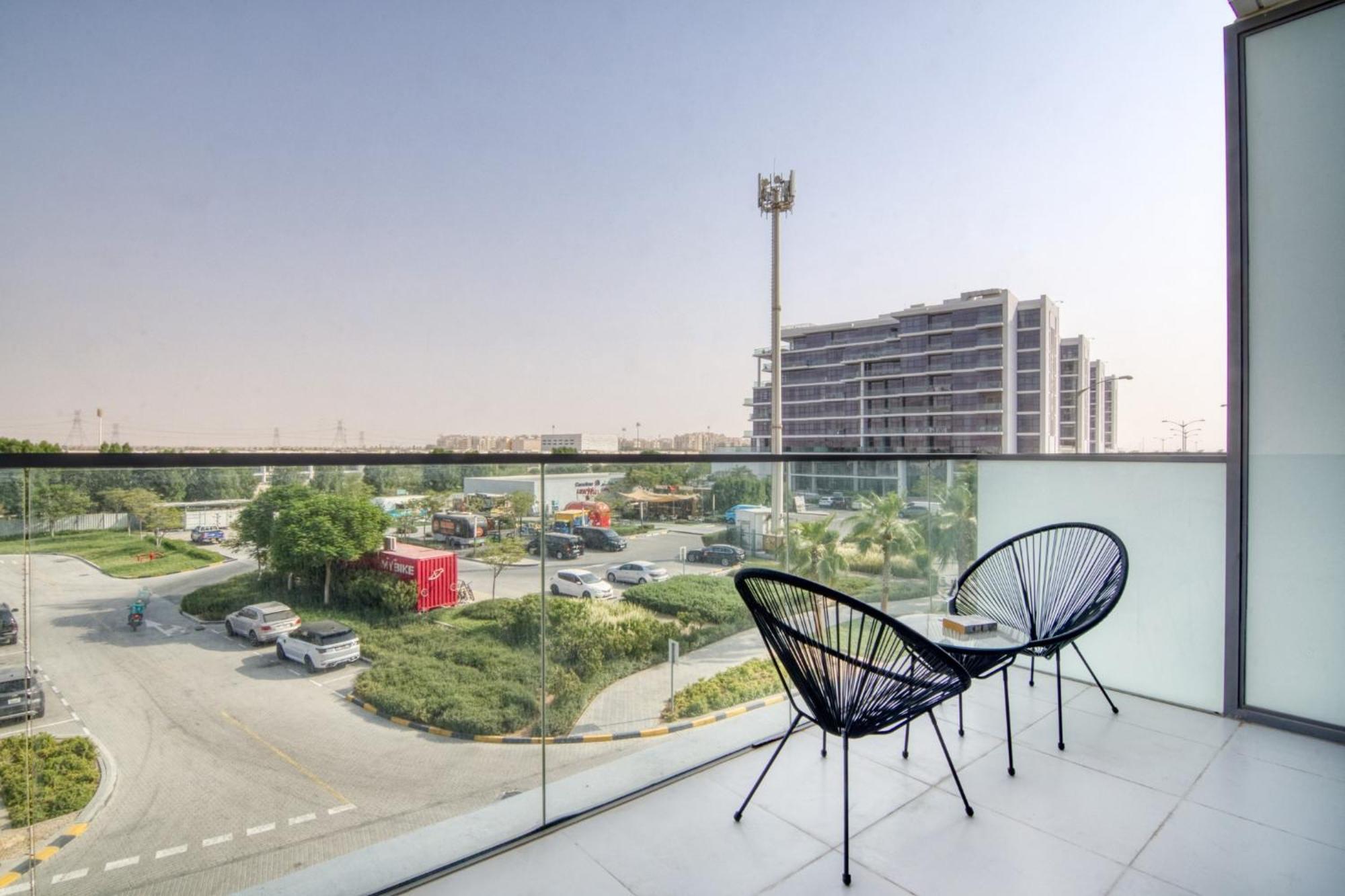 Cozy Studio - Damac Hills, Apartamento Dubái