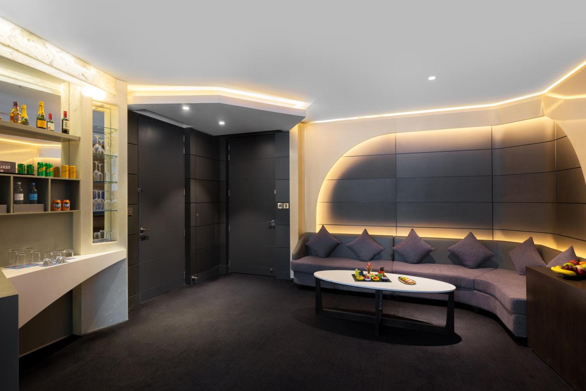 V Dubai, Curio Collection By Hilton 5* Dubái