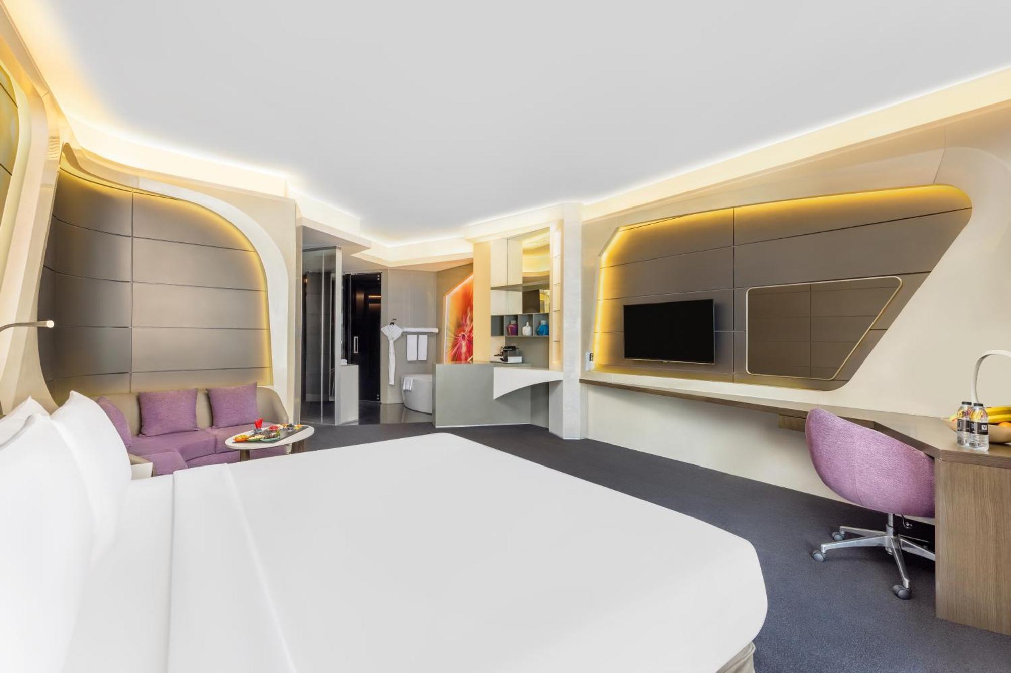 Hotel V Dubai, Curio Collection By Hilton Dubái