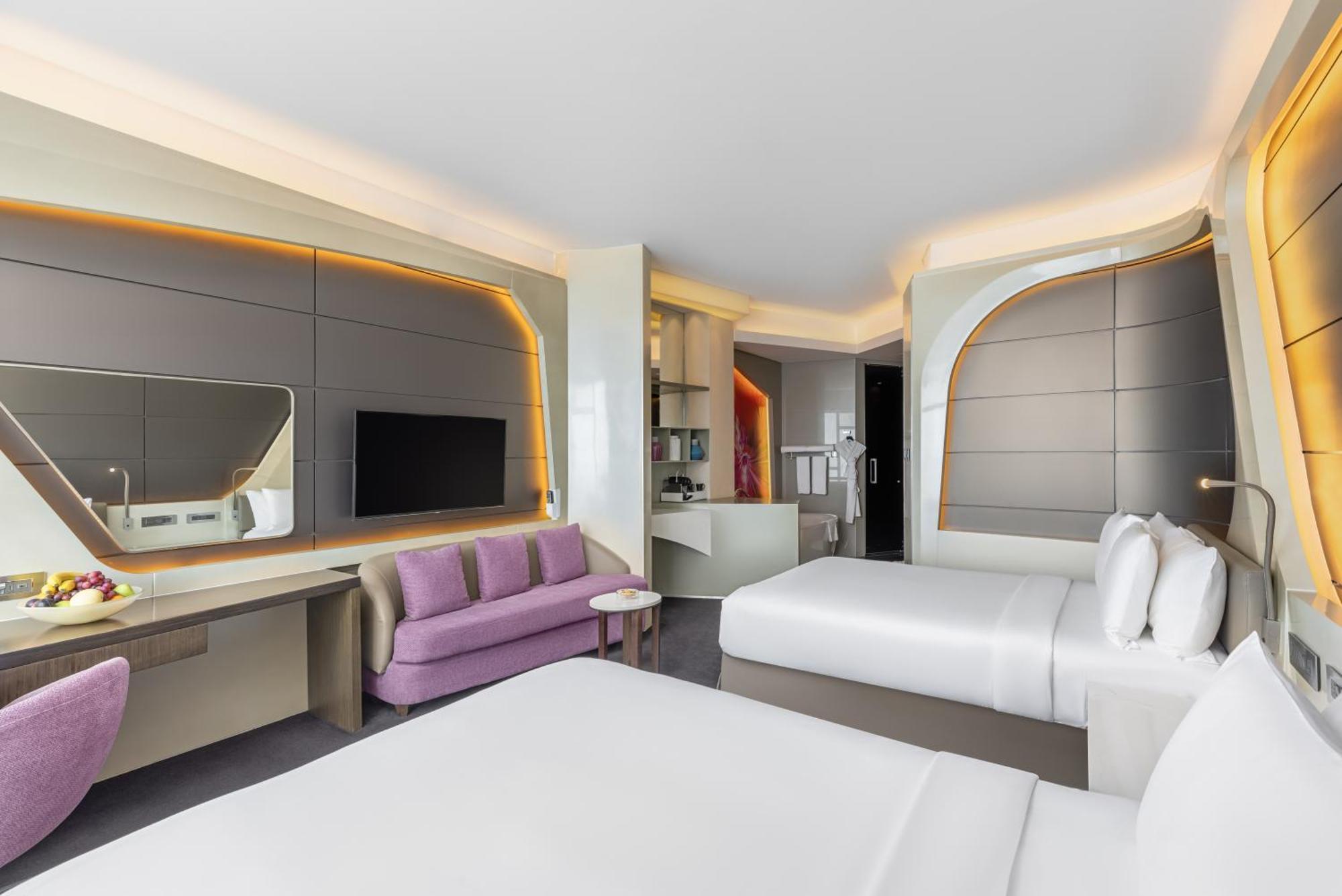 Hotel V Dubai, Curio Collection By Hilton Dubái