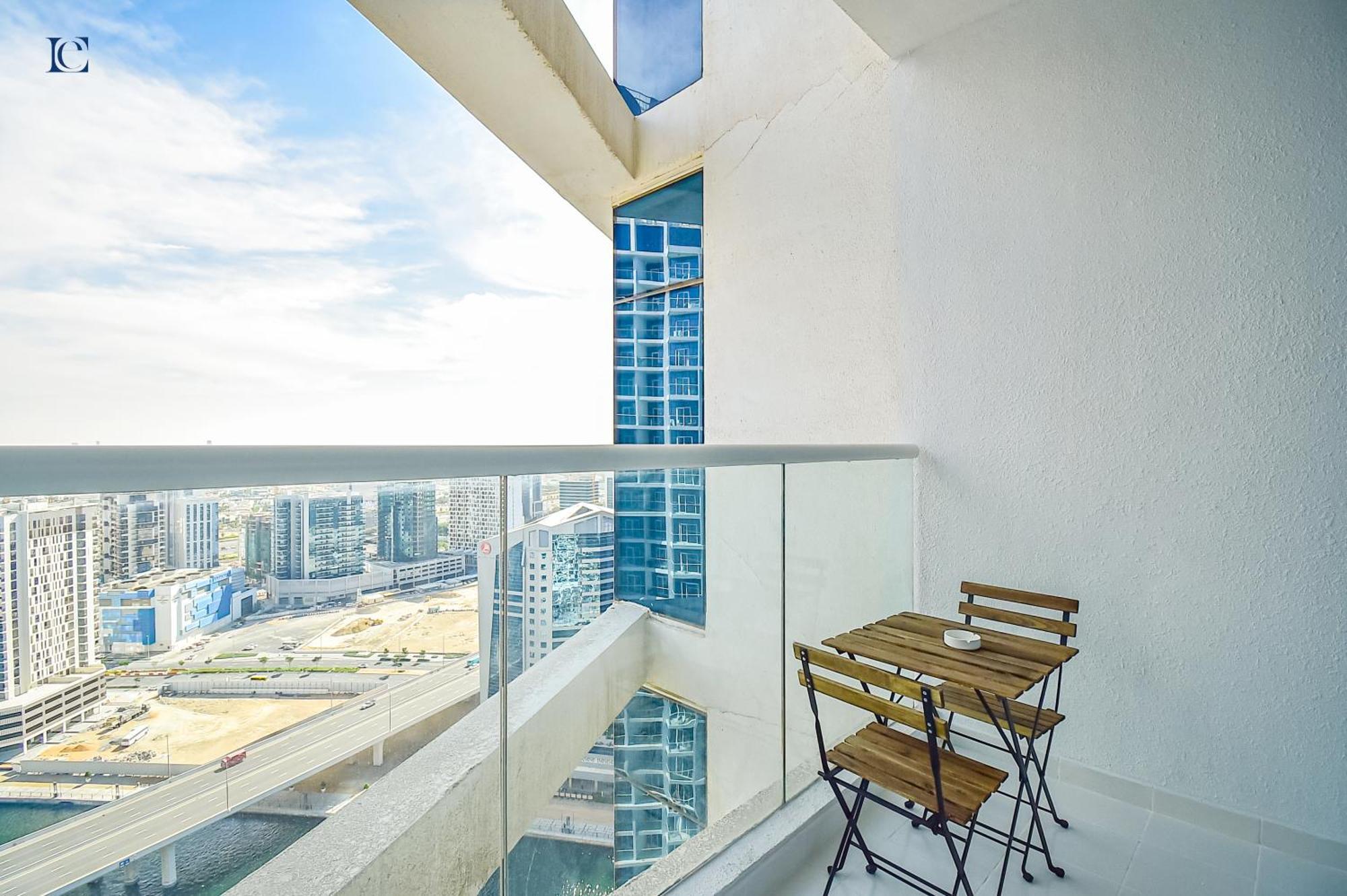 Apartment Luxury Escapes - Damac Maison Prive - Canal View Apts - Near Mall