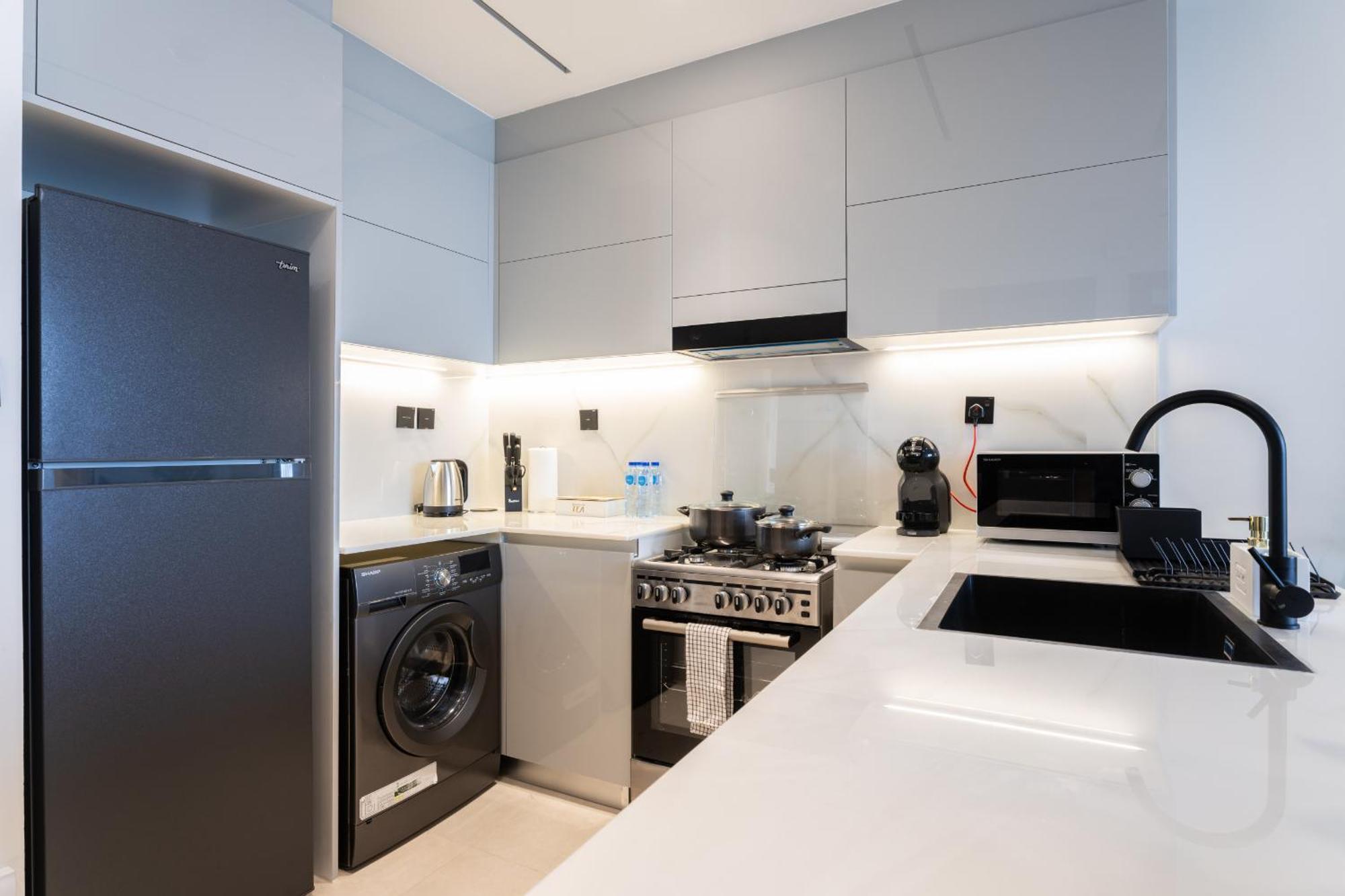 Apartamento Easygo - Binghatti Canal Burj Khalifa View 1 Bedroom Dubái
