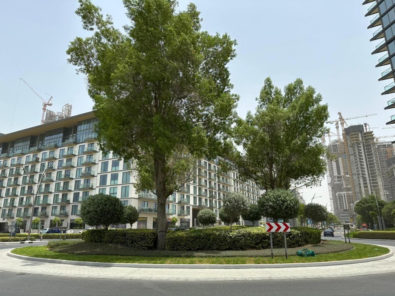 Easygo - Sobha Waves 1 Bedroom & Study Modern * Dubái