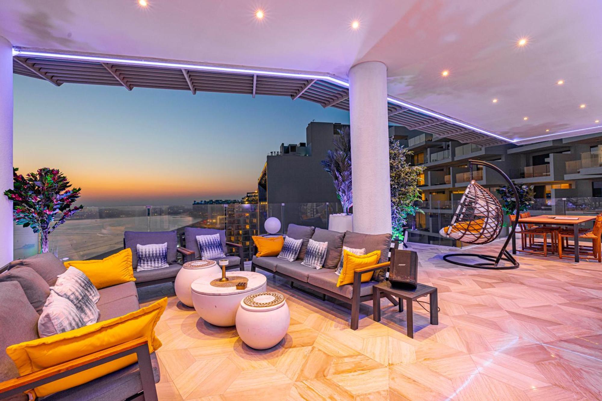 Five Palm Jumeirah 2br Luxury Penthouse , Full Marina View With Private Pool