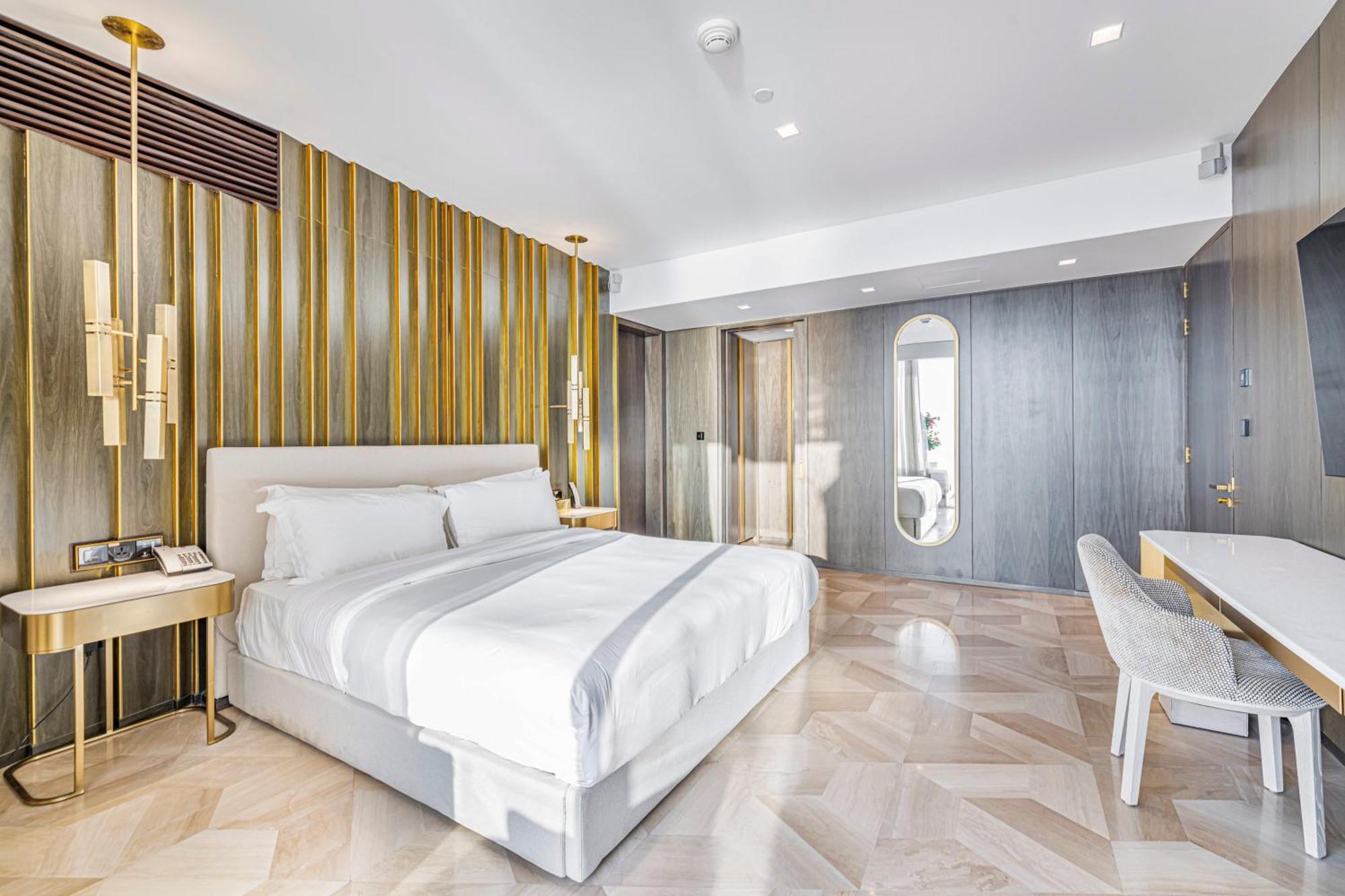 Five Palm Jumeirah 2br Luxury Penthouse , Full Marina View With Private Pool Appartement *