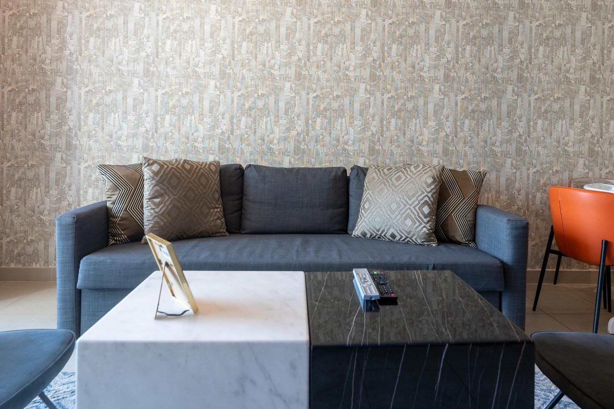 Bellavista - Grande - 2 Bedroom - Boulevard Apartment *