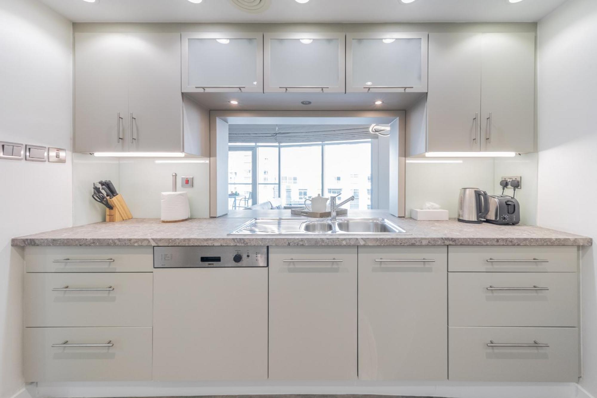 Apartemen Boutique Living - Burj Views - Renovated *