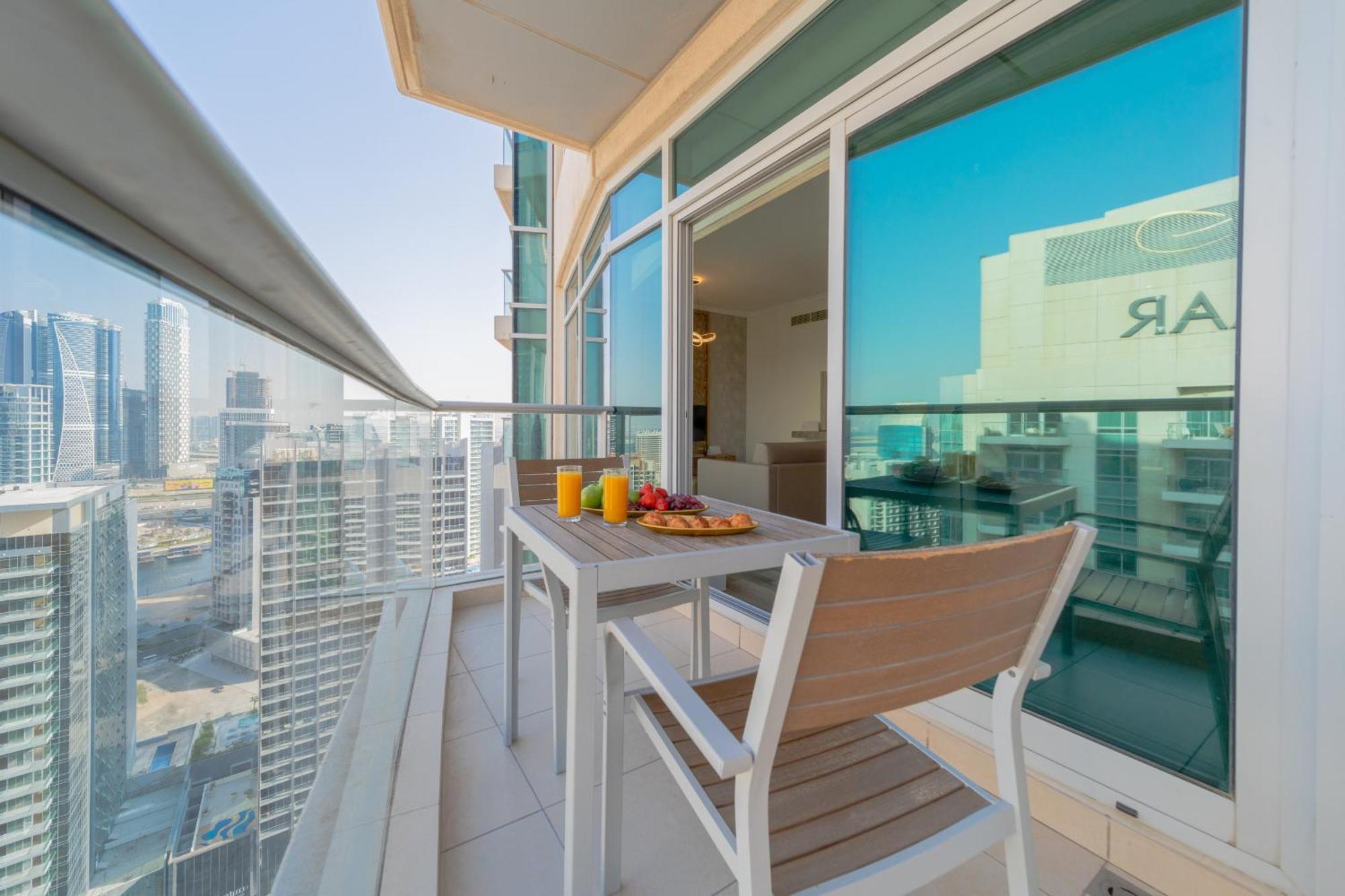 Boutique Living - Burj Views - Renovated Apartemen Dubai