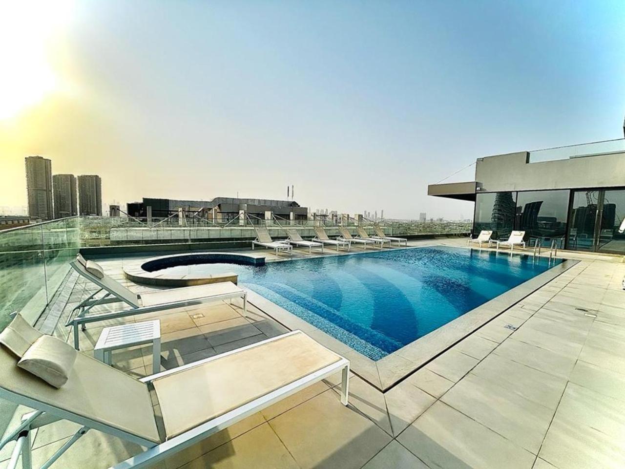 Modern 1 Bedroom At Jvc Prime Location! Apartamento