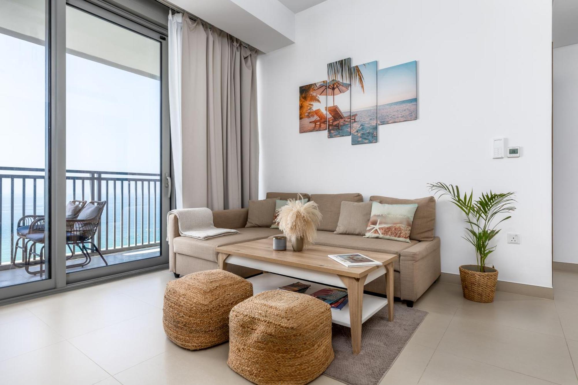 Waves - Jaw-dropping Sea View From Comfy Retreat