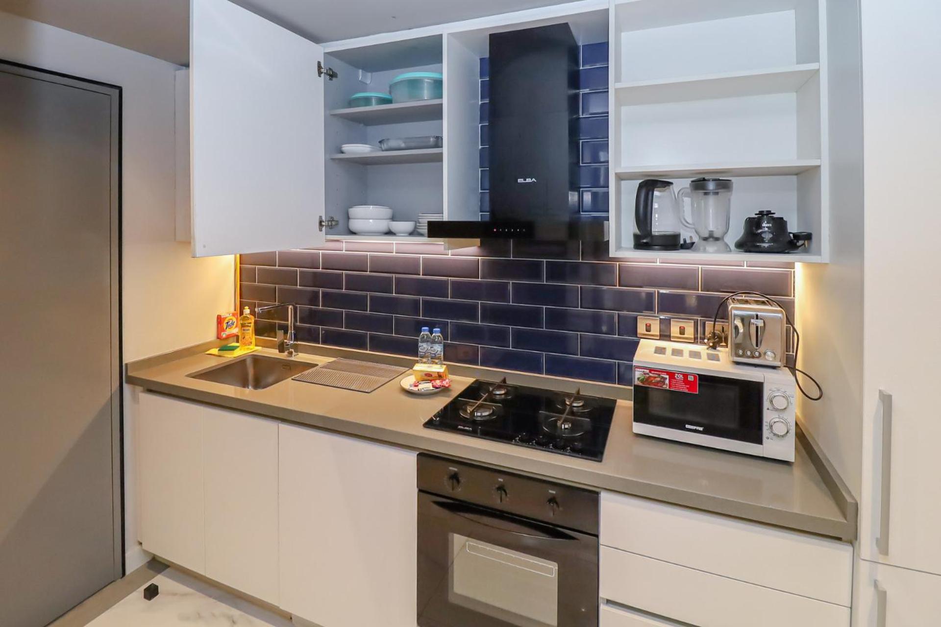 Chic With Balcony 5 Mins Walk To Mall Appartamento