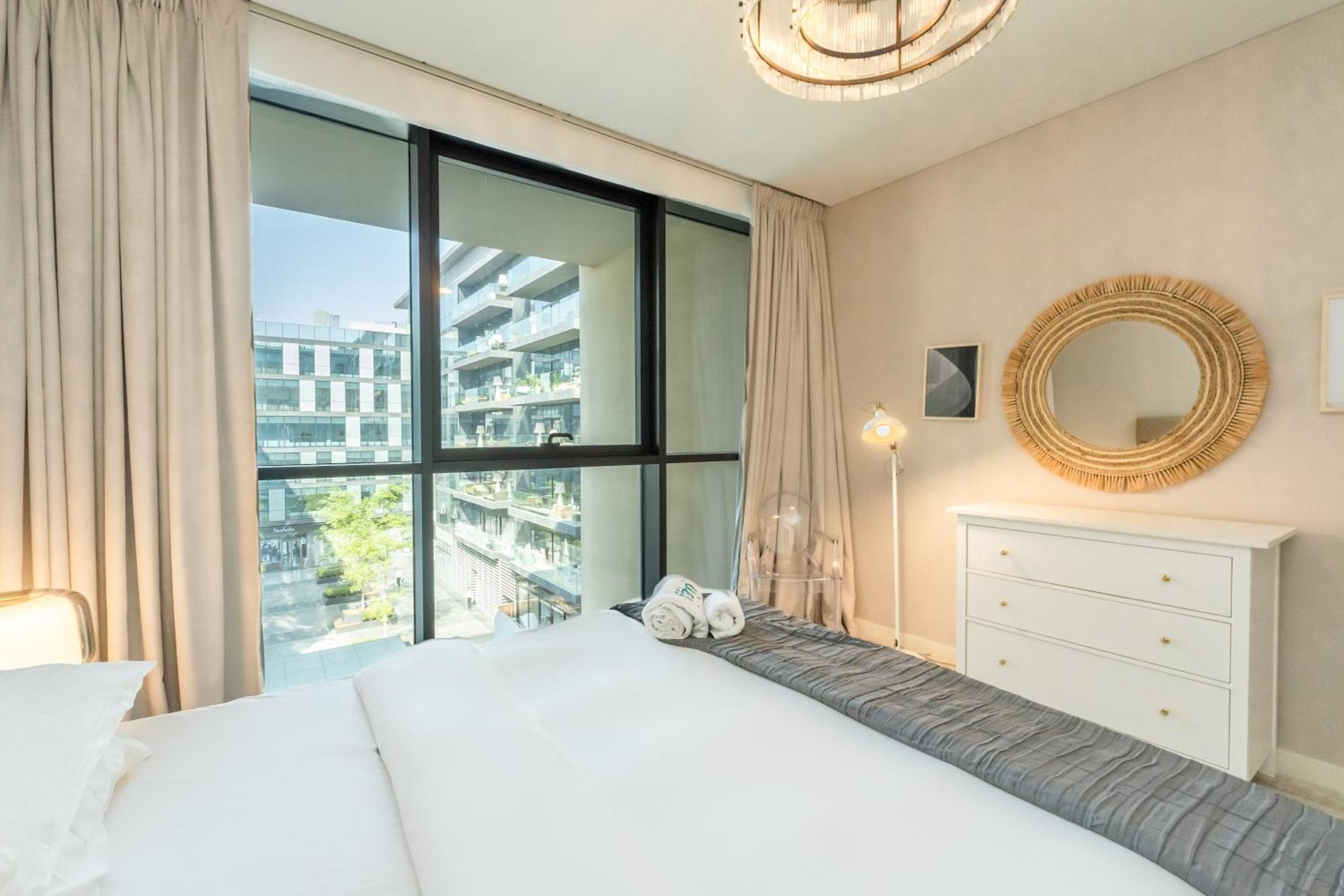 Fam Living Walk - Opposite Walk Mall - 2a Apartamento *