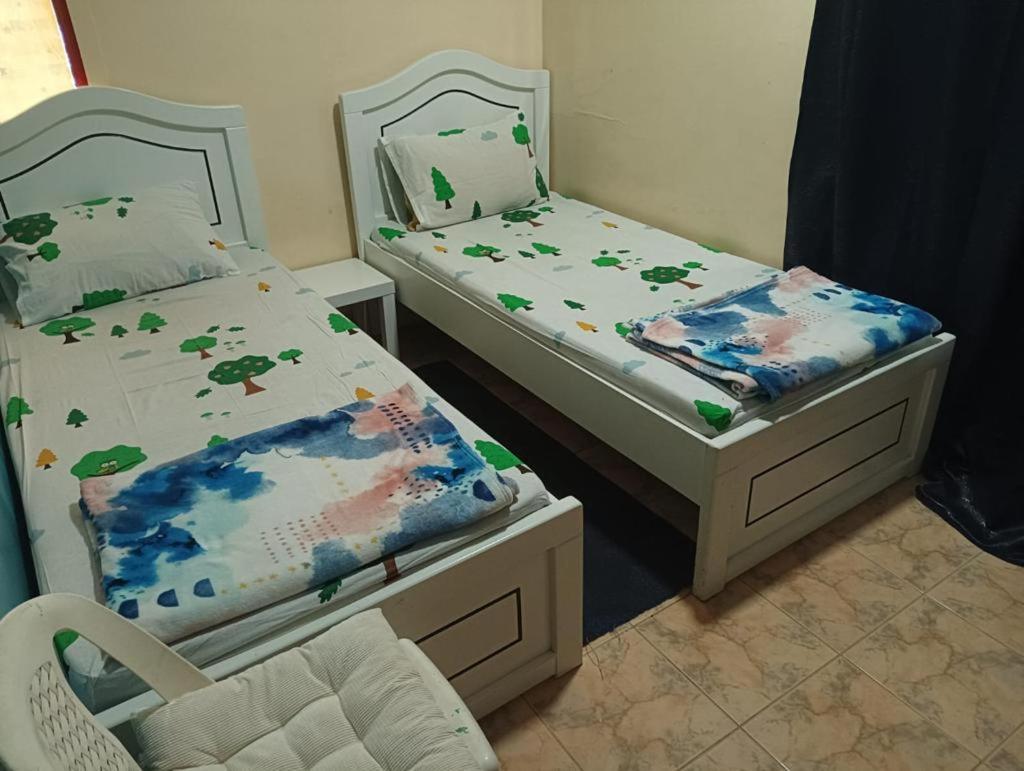 Moon Backpackers , Al Rigga , Partition For Couples And For Singles * Dubái
