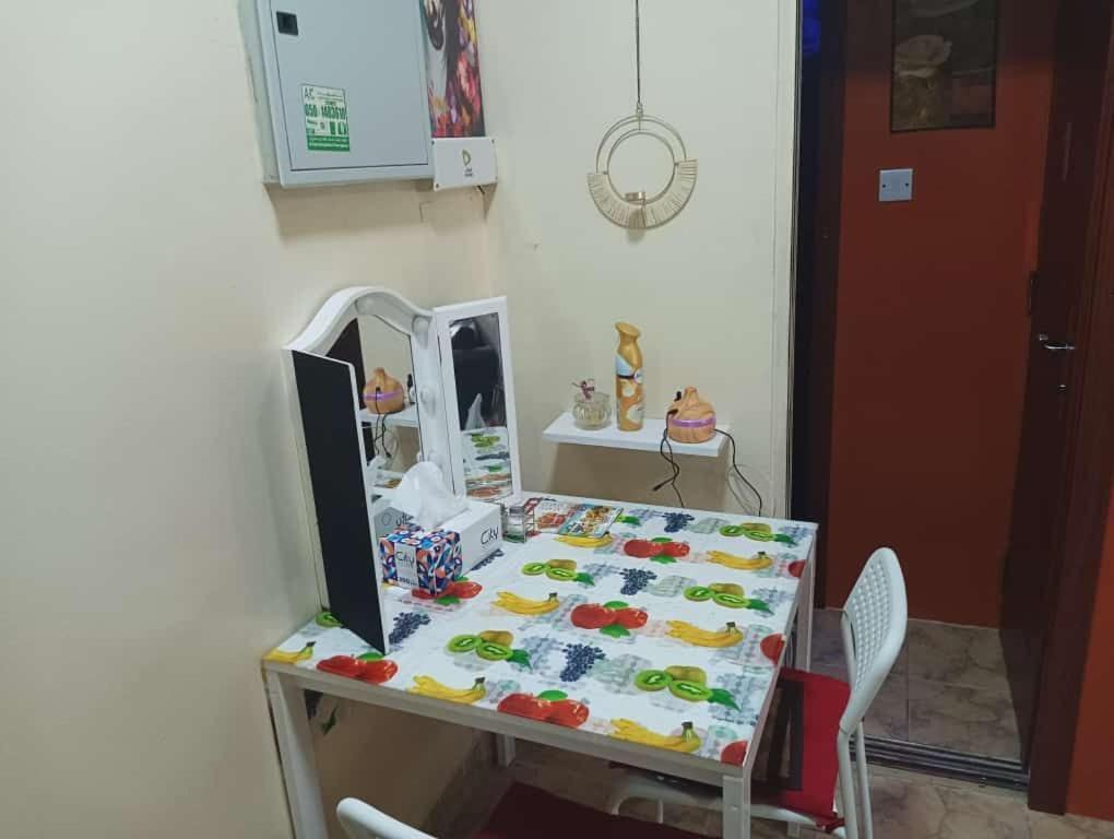 Apartamento Moon Backpackers , Al Rigga , Partition For Couples And For Singles Dubái