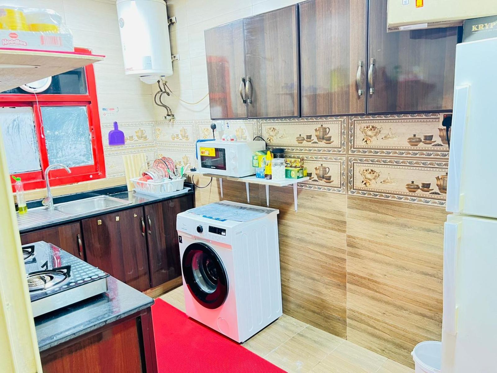 Moon Backpackers , Al Rigga , Partition For Couples And For Singles Apartamento