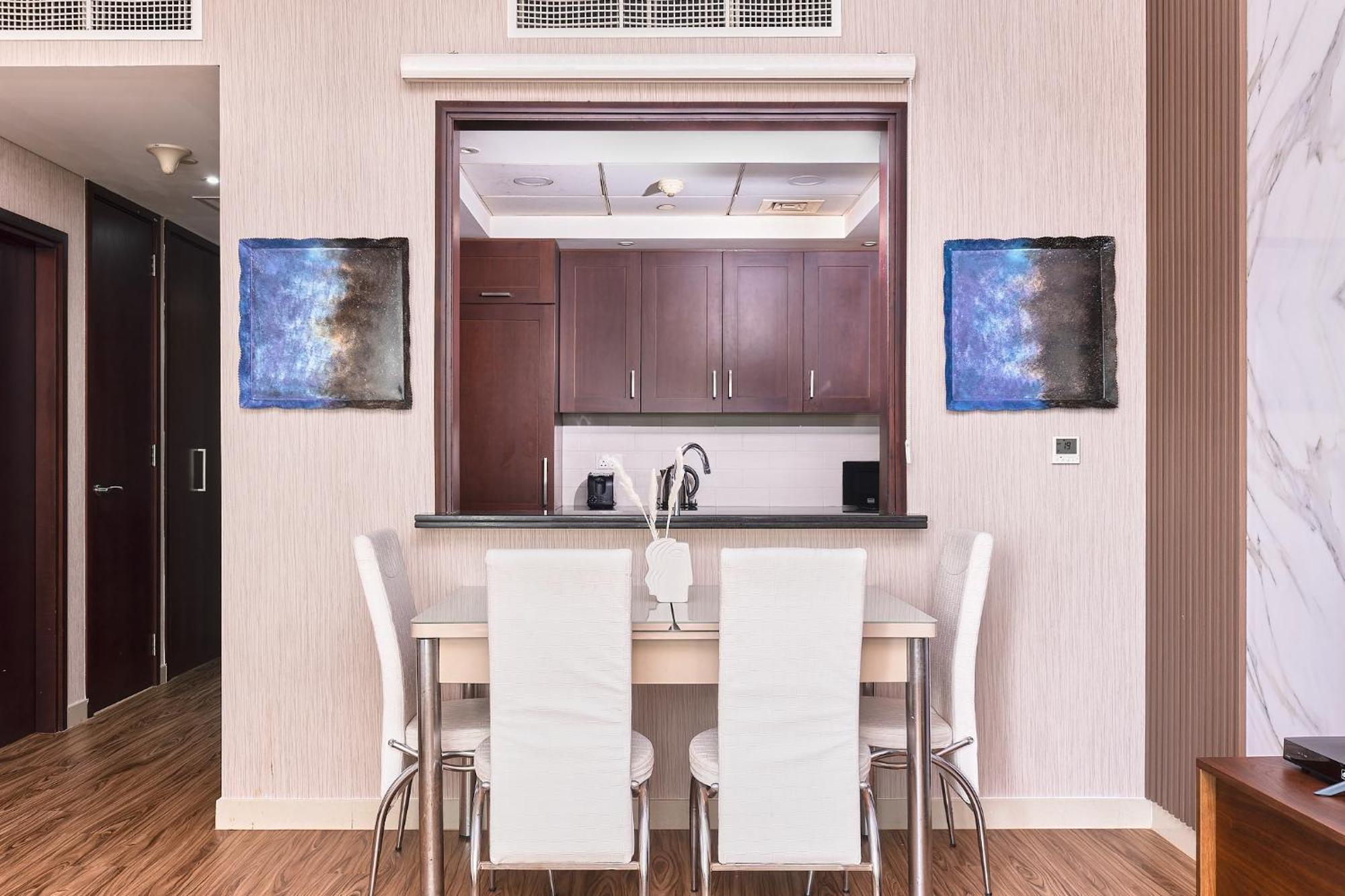 Bellavista - Striking - 1br With Extra Twin - 29 Boulevard - Partial Fountain View *