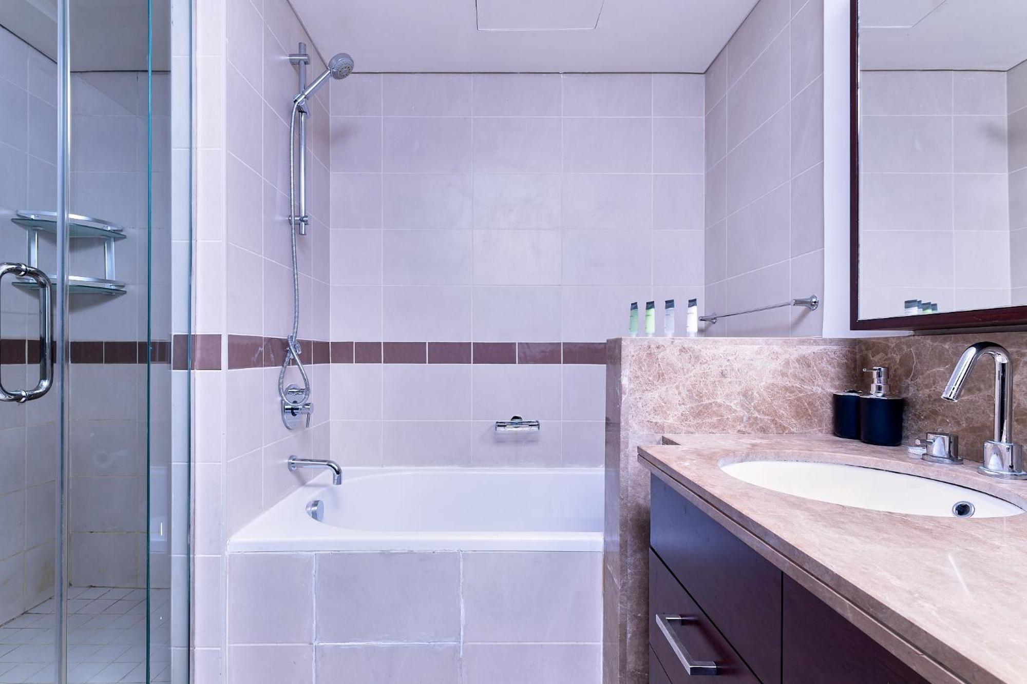 Bellavista - Striking - 1br With Extra Twin - 29 Boulevard - Partial Fountain View Dubai